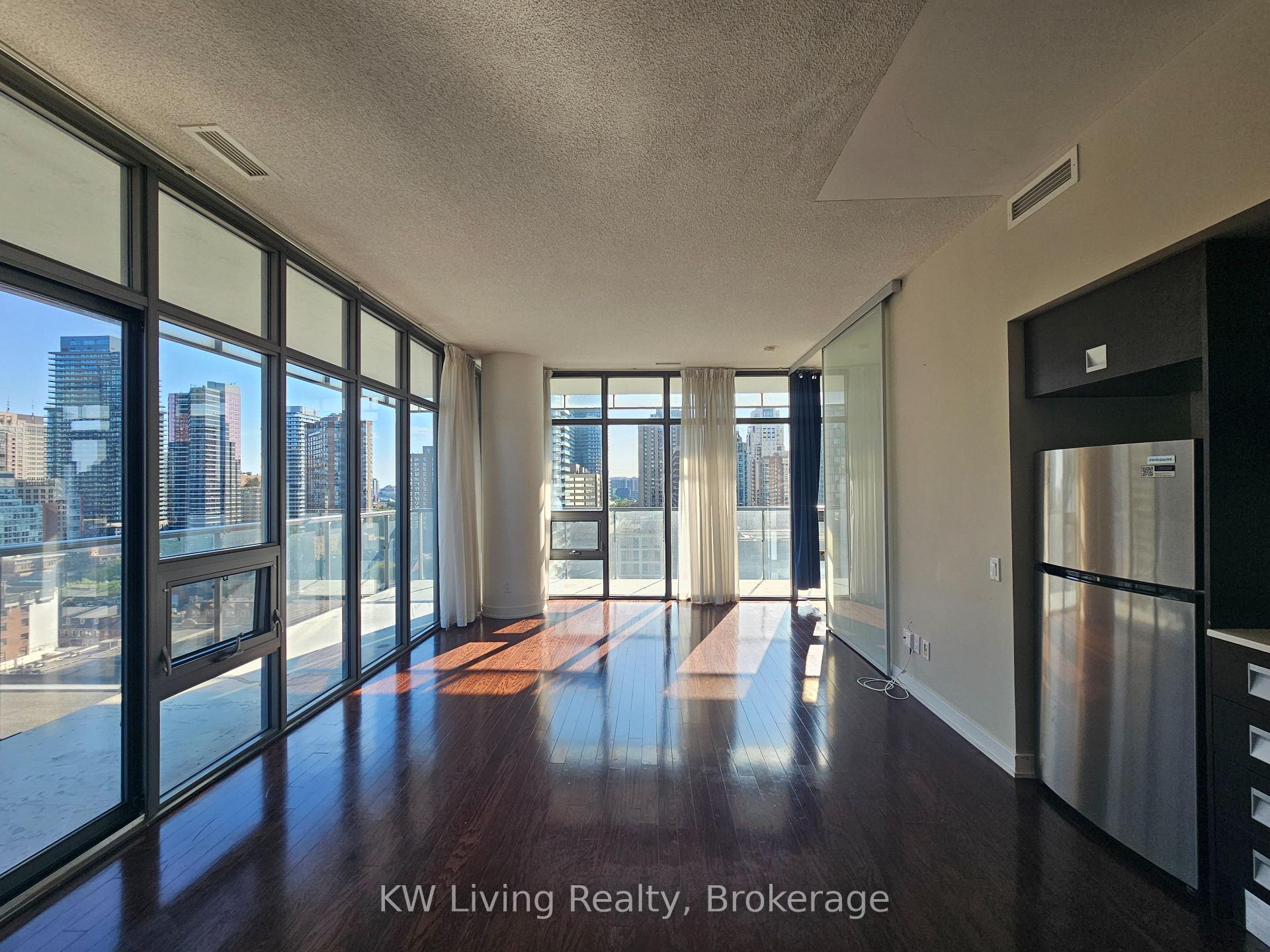 33 Charles Street E 1305, Toronto C08, ON M4Y 0B7