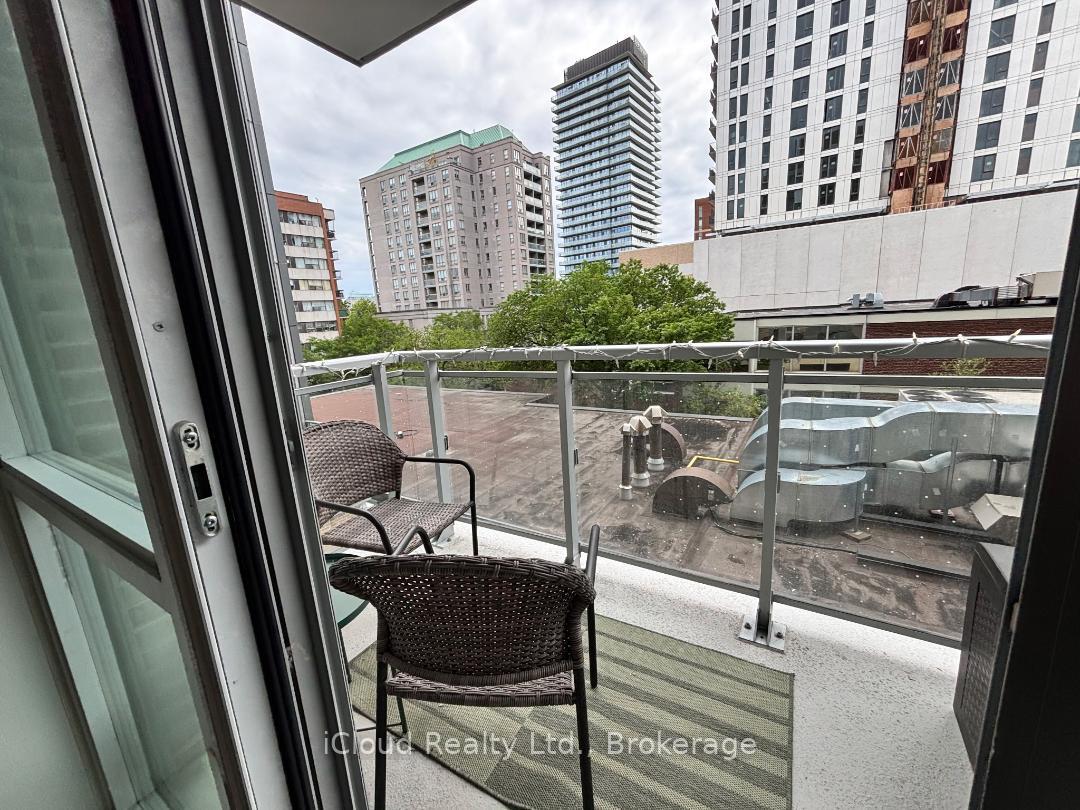 68 Merton Street 410, Toronto C10, ON M4S 1A1