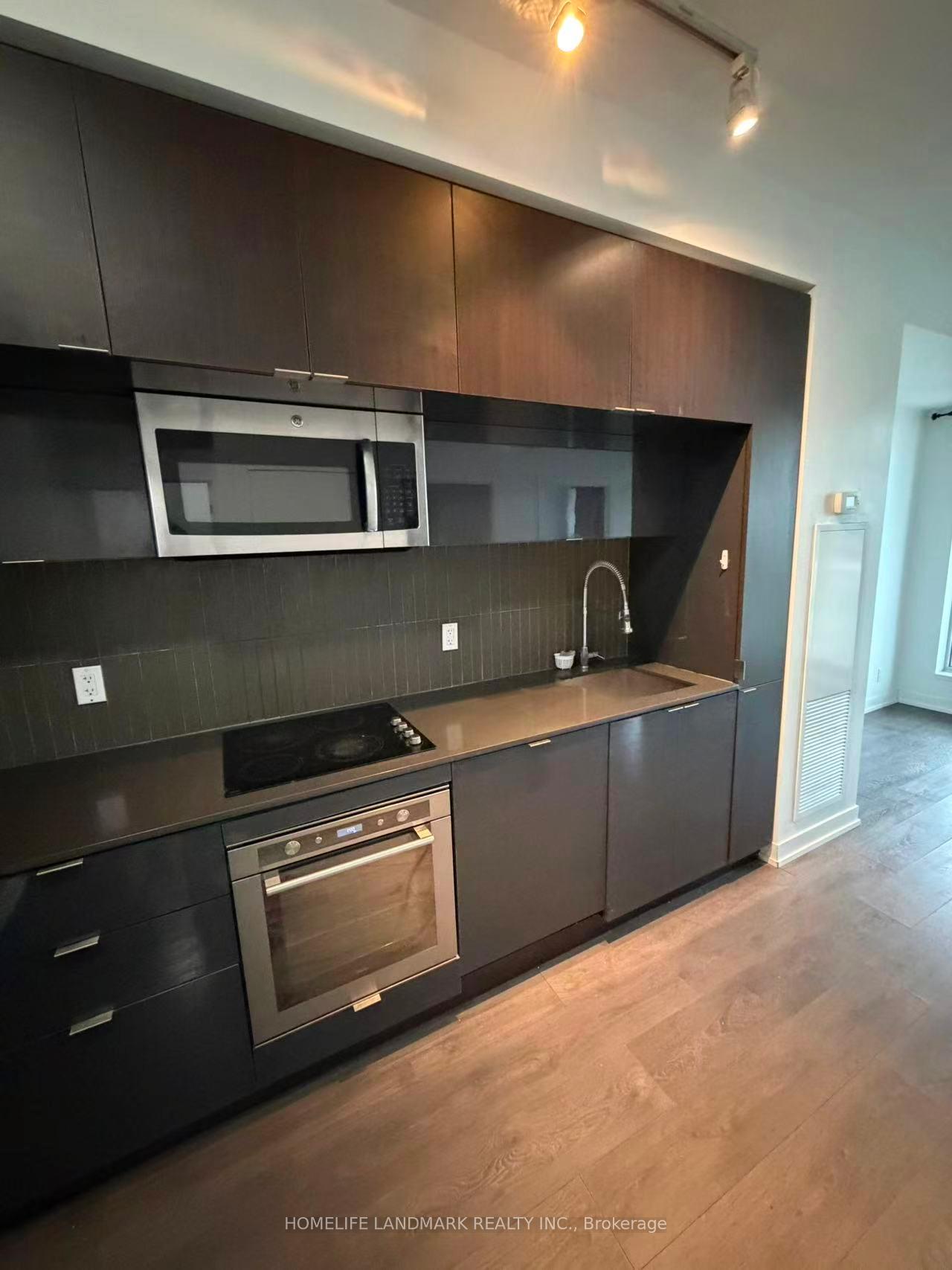 28 Avondale Avenue 503, Toronto C14, ON M2N 0K2