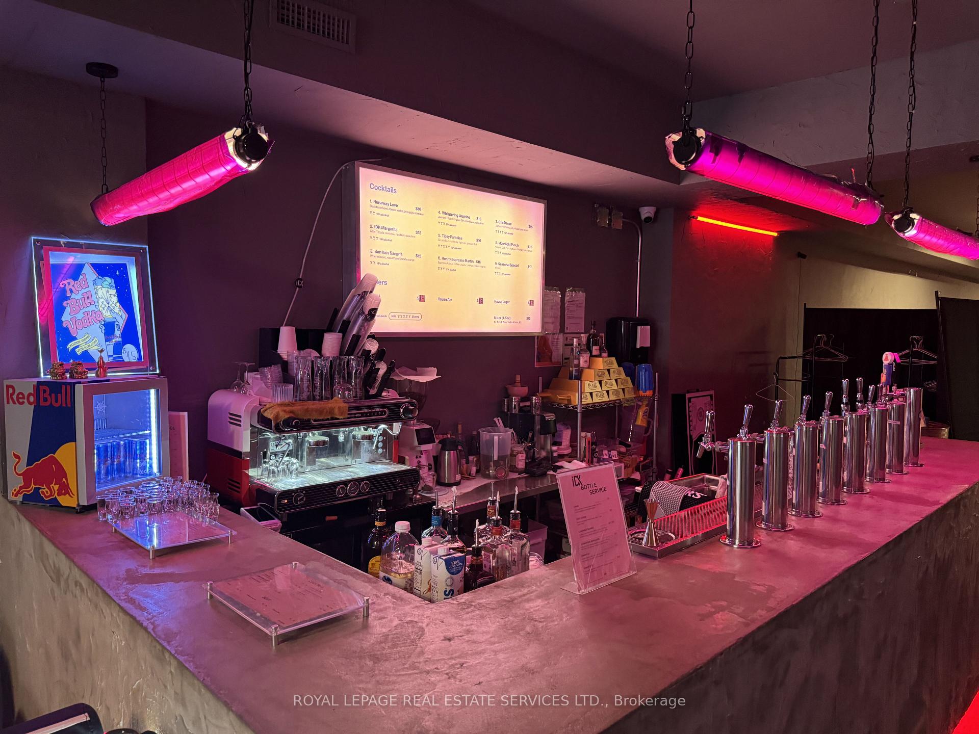 172 OSSINGTON Avenue, Toronto C01, ON M6J 2Z7