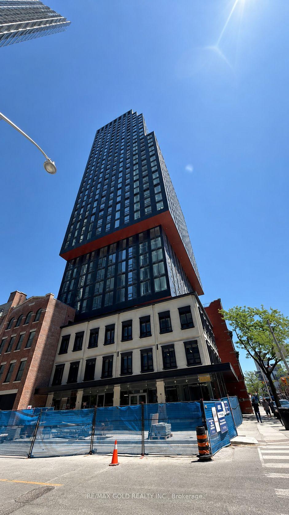 100 Queen Street E 1705, Toronto C08, ON M5C 0B5