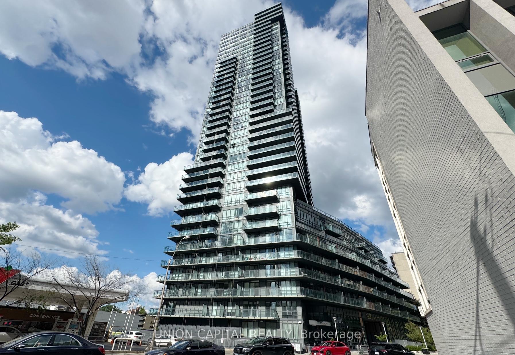 825 Church Street 312, Toronto C09, ON M4W 3Z4