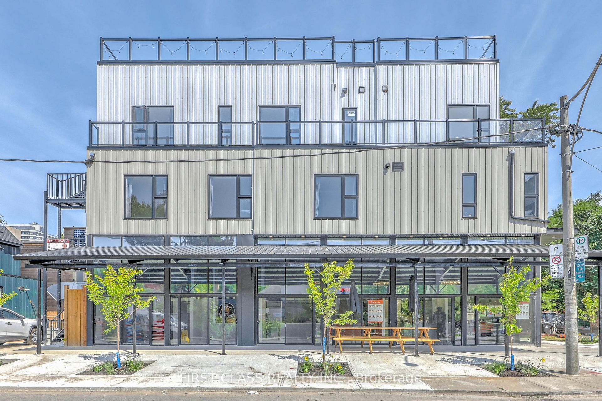 364 Huron Street 301, Toronto C01, ON M5S 2G4