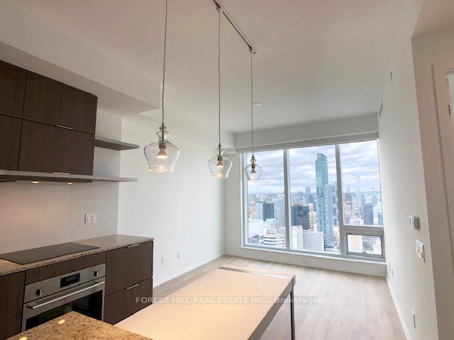 197 Yonge Street 5301, Toronto C08, ON M5B 1M4