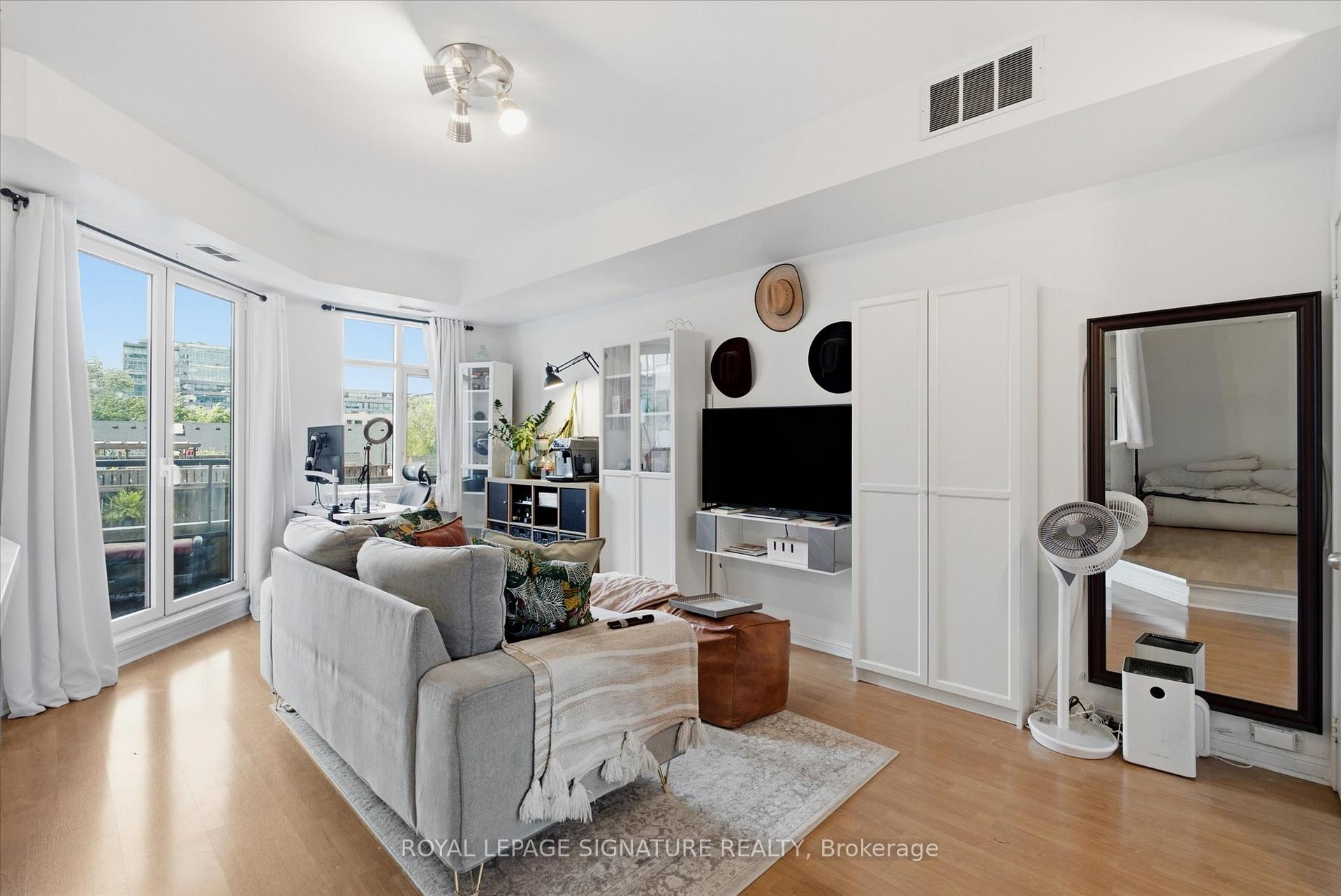 550 Front Street W 413, Toronto C01, ON M5V 3N5