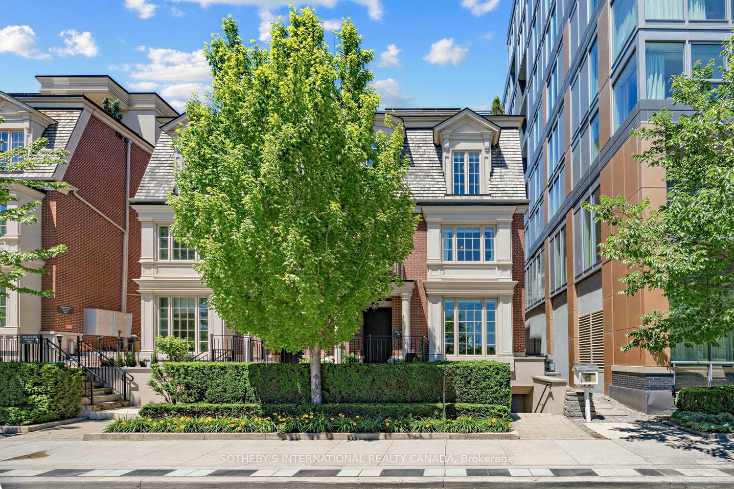 288 St Clair Avenue W TH2, Toronto C03, ON M4V 1S3
