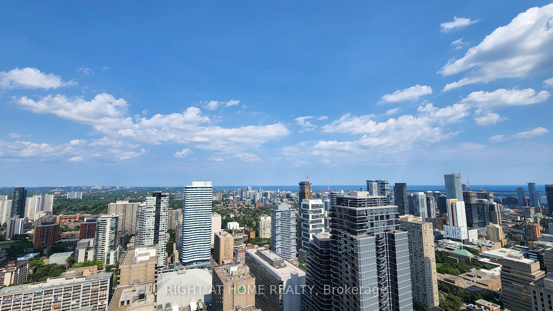 7 grenville Street 4609, Toronto C01, ON M4Y 0E9