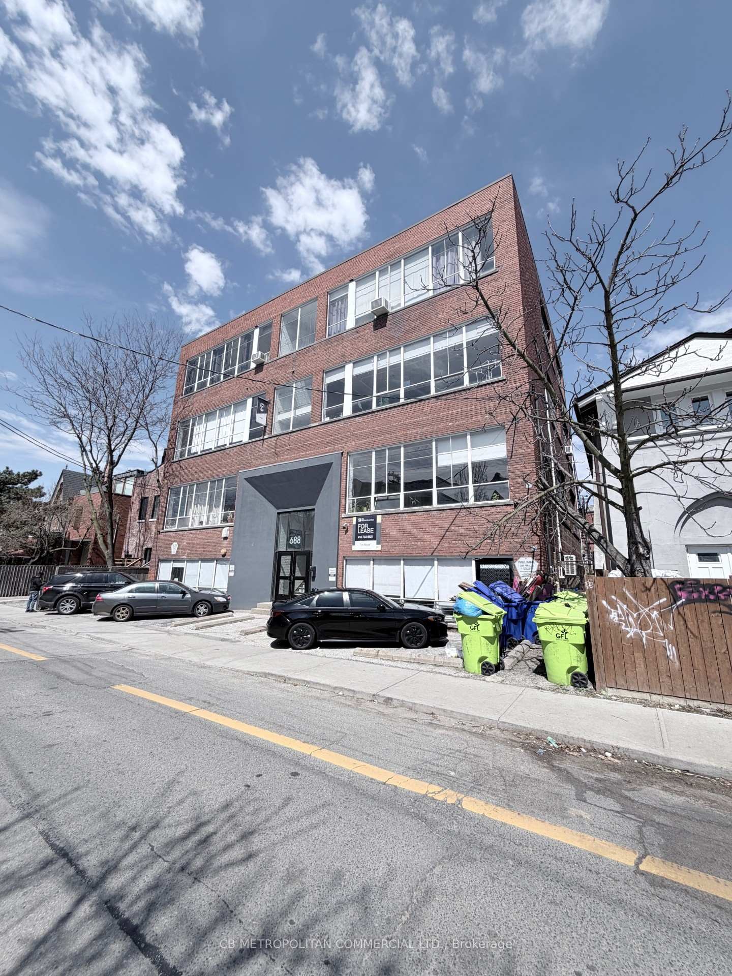 688 Richmond Street W 201/203, Toronto C01, ON M6J 1C5