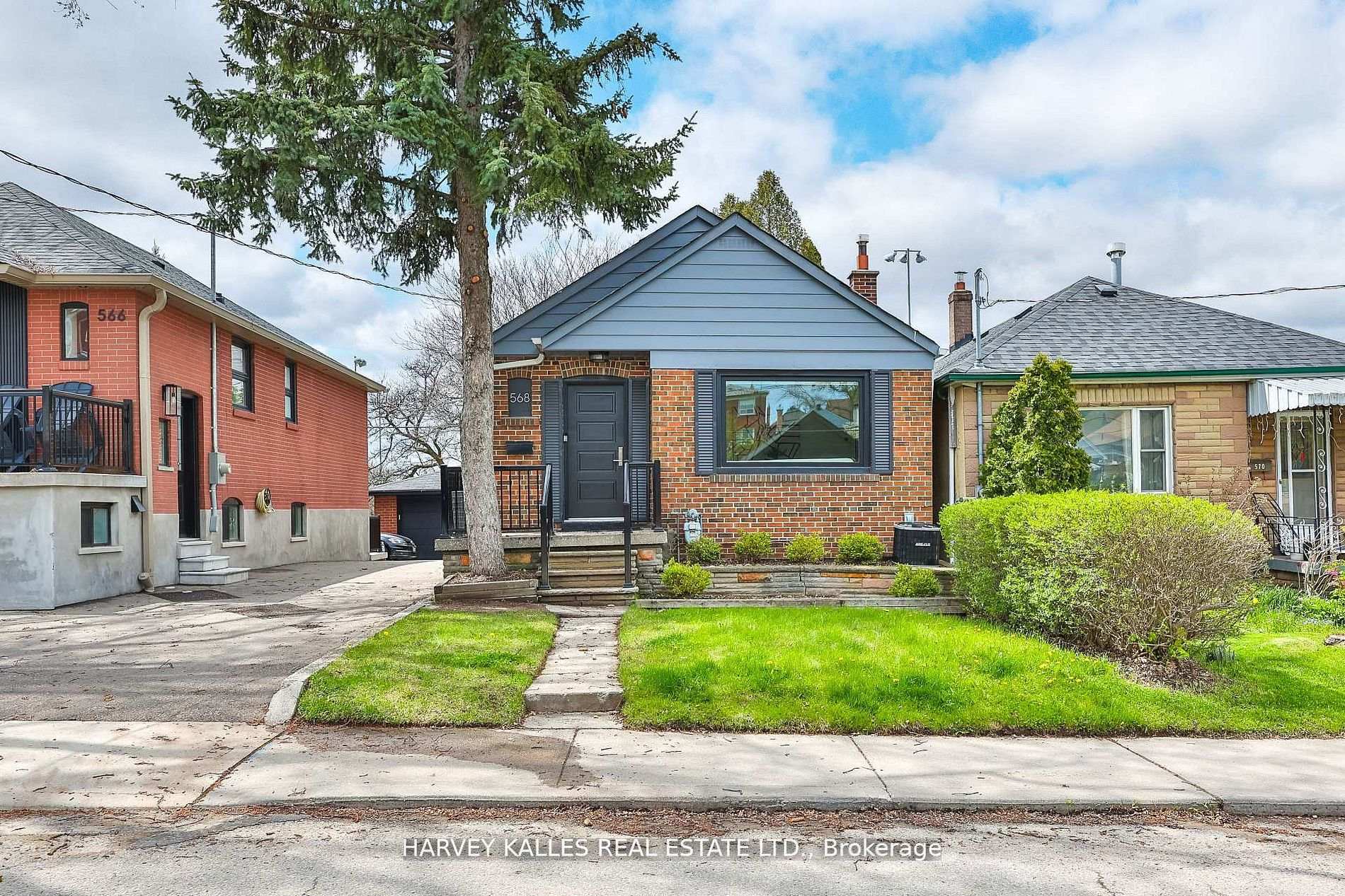 568 Northcliffe Boulevard, Toronto C03, ON M6E 3L7