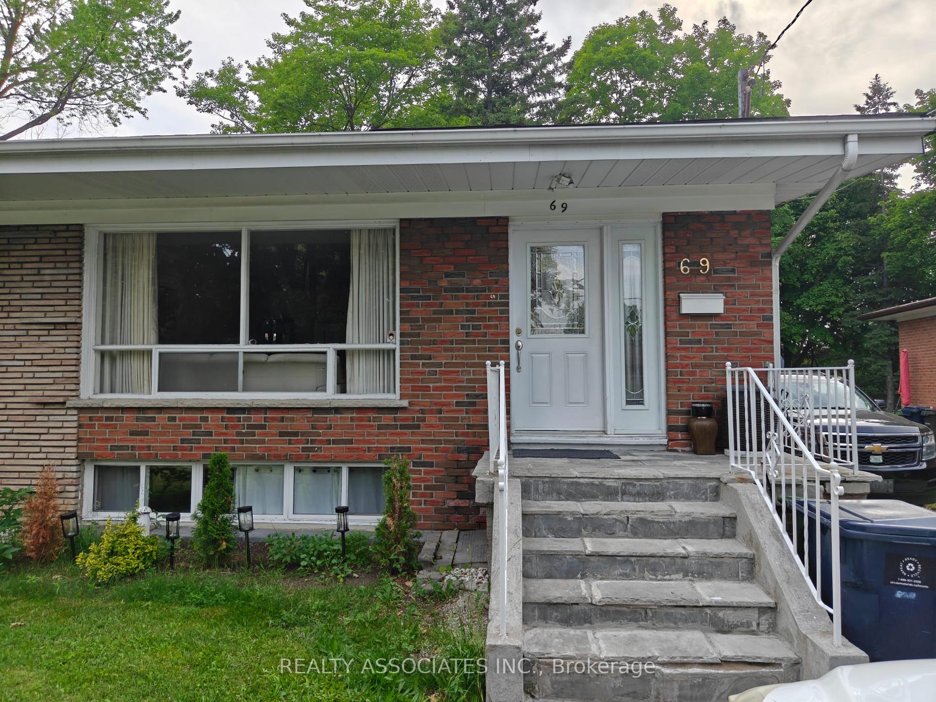 69 Cornerbrook Drive S, Toronto C13, ON M3A 1H5