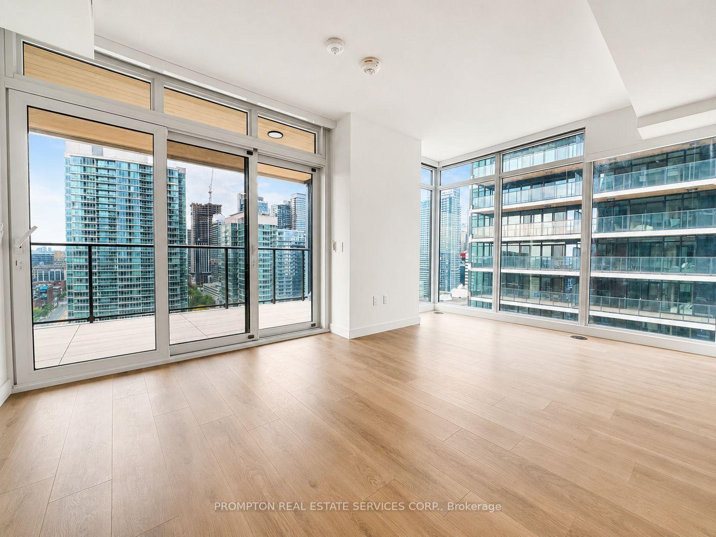 3 Concord CityPlace Way 2105, Toronto C01, ON M5V 0X4