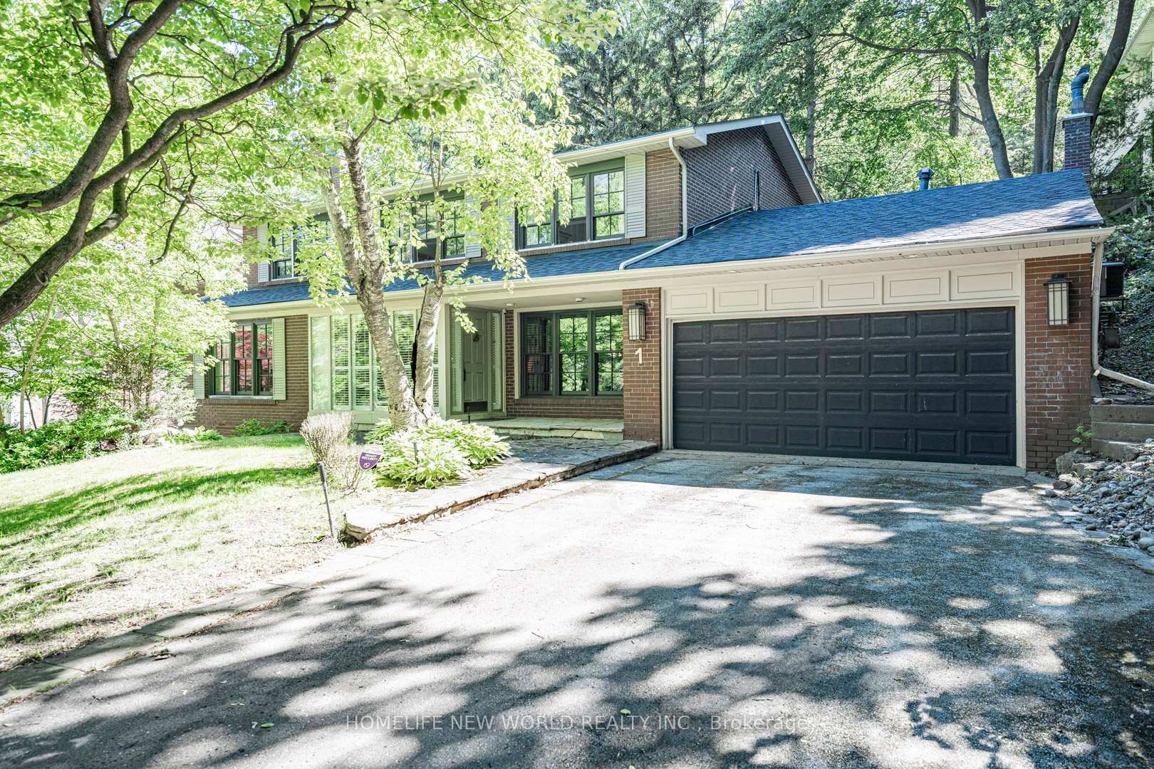 1 Campbell Crescent, Toronto C12, ON M2P 1P1