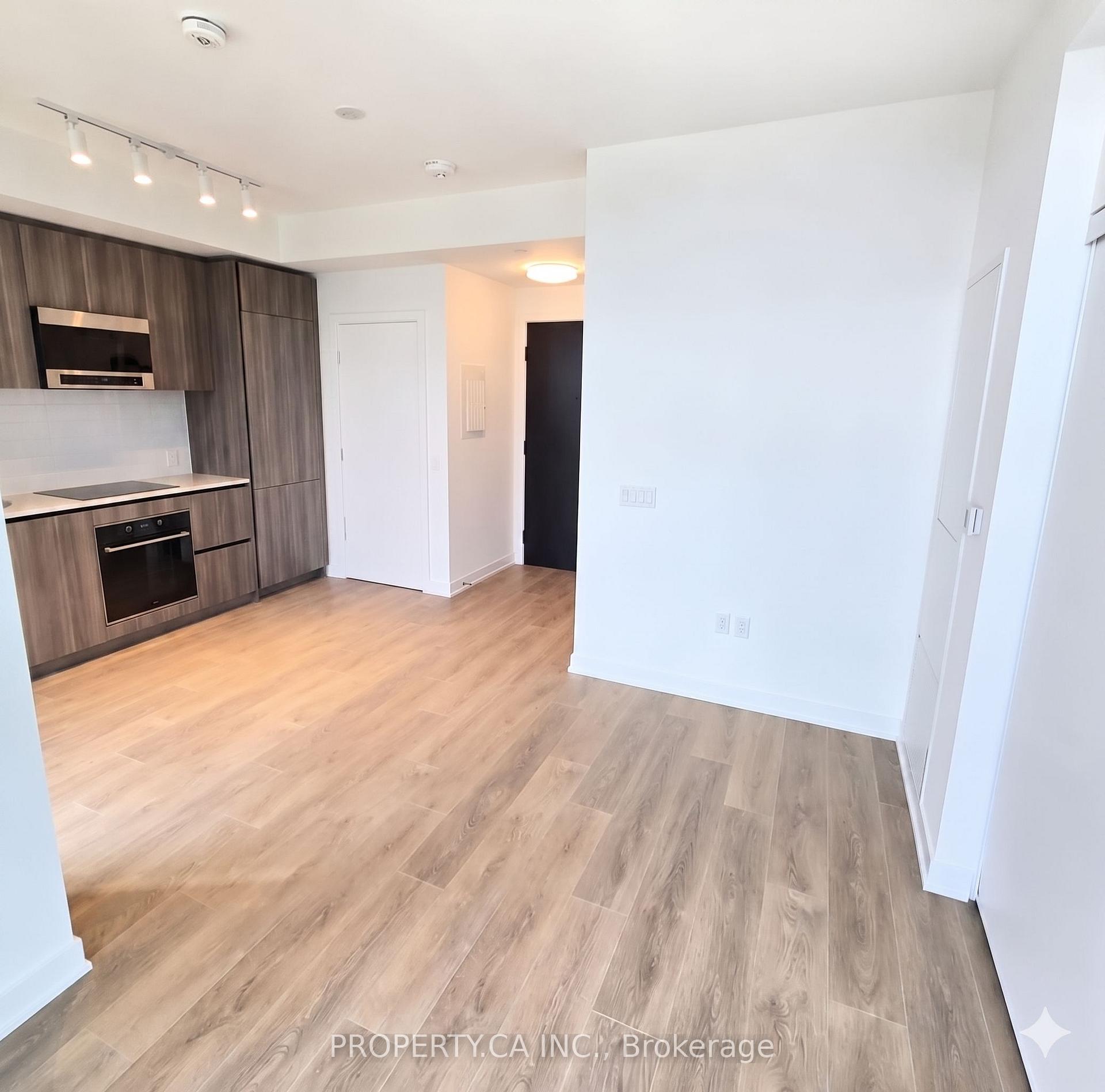 117 Broadway Avenue PH10, Toronto C10, ON M4P 1V3