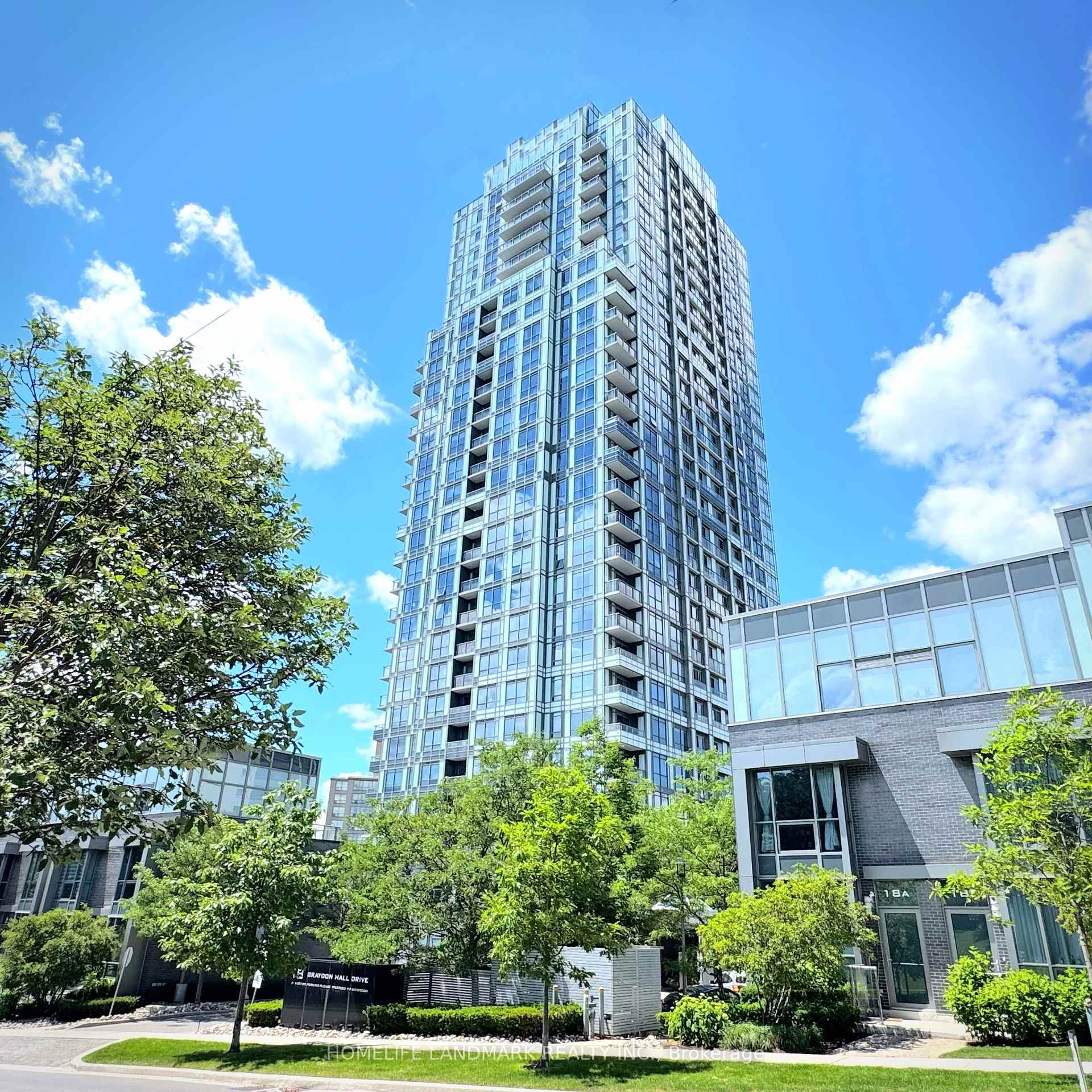 18 Graydon Hall Drive 1110, Toronto C13, ON M3A 0A4