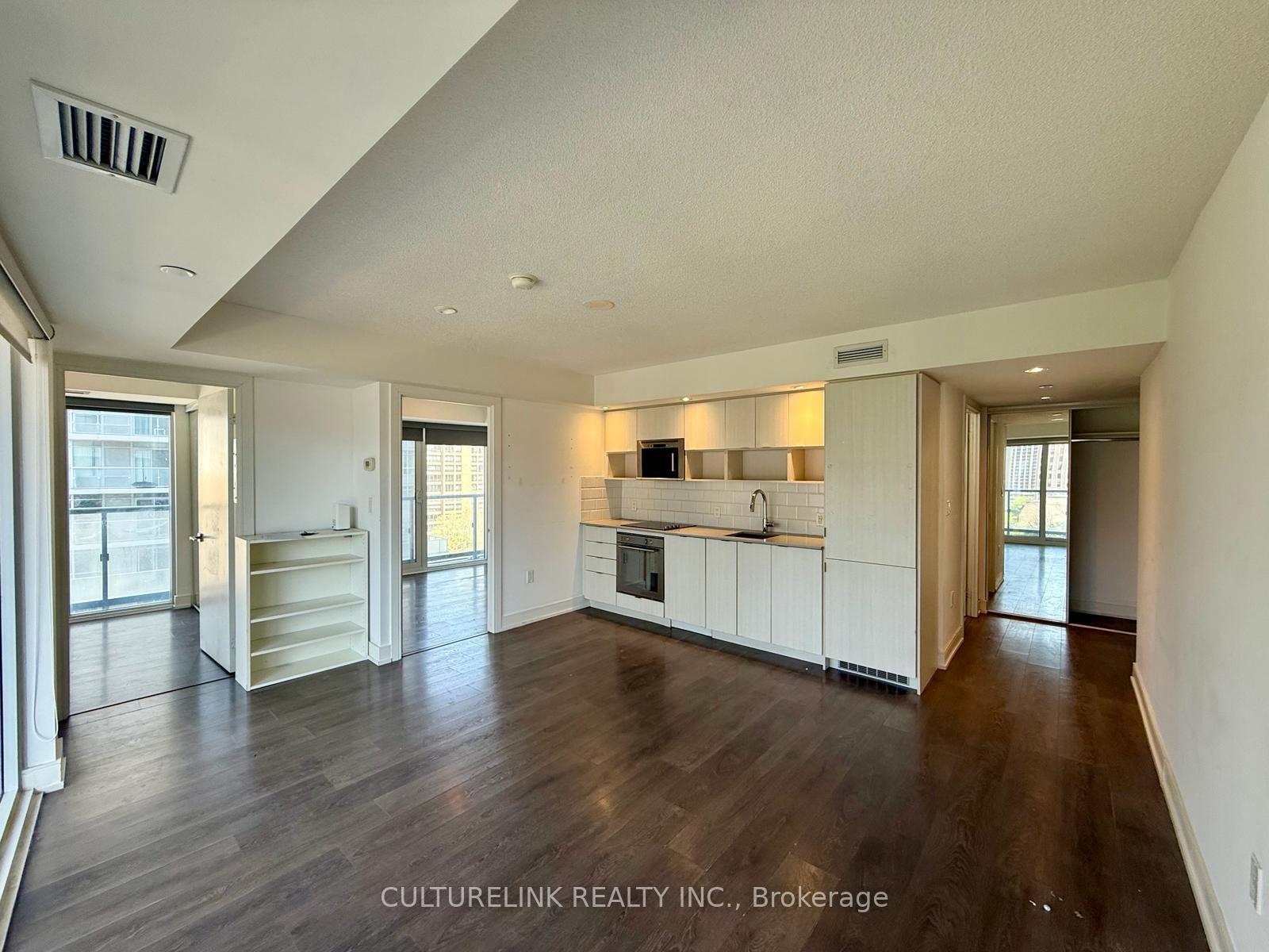 89 McGill Street 902, Toronto C08, ON M5B 0B1
