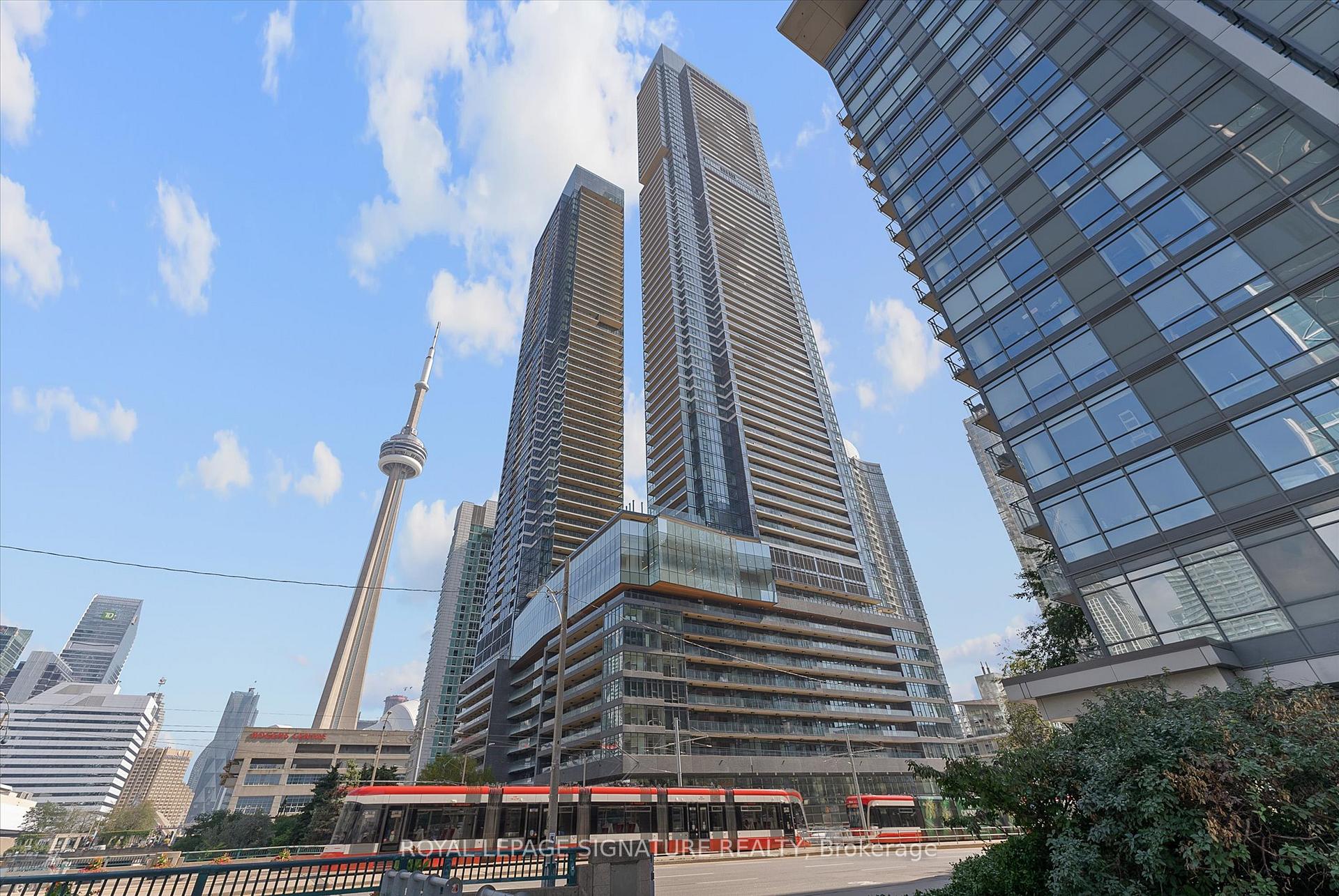 1 Concord Cityplace Way 3003, Toronto C01, ON M5V 0T5