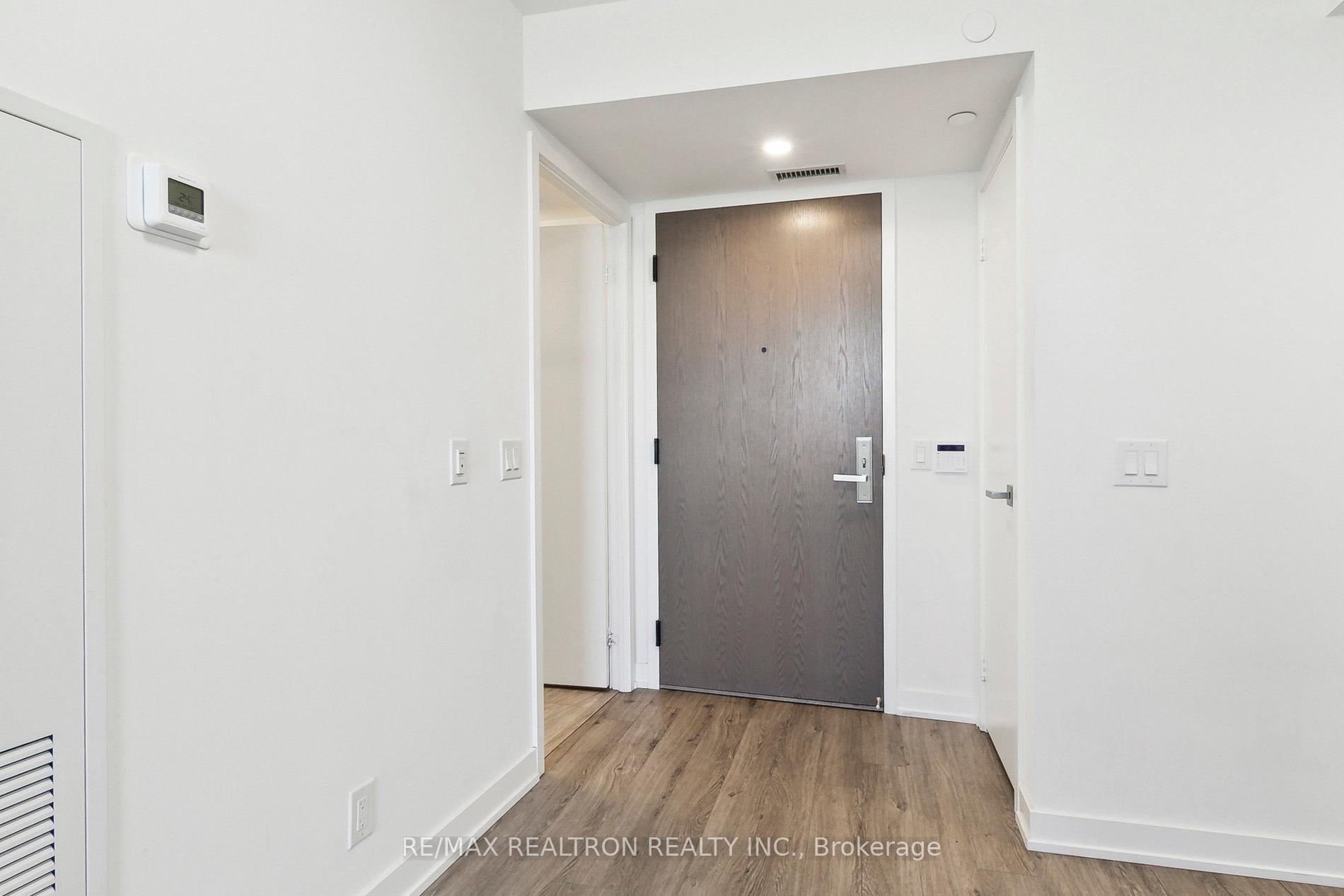 30 Tretti Way 517, Toronto C06 — photo 4 of 5