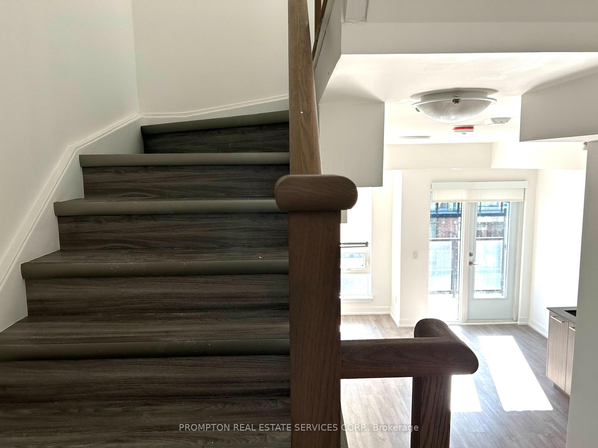 871 Sheppard Avenue W 41, Toronto C06 — photo 4 of 5