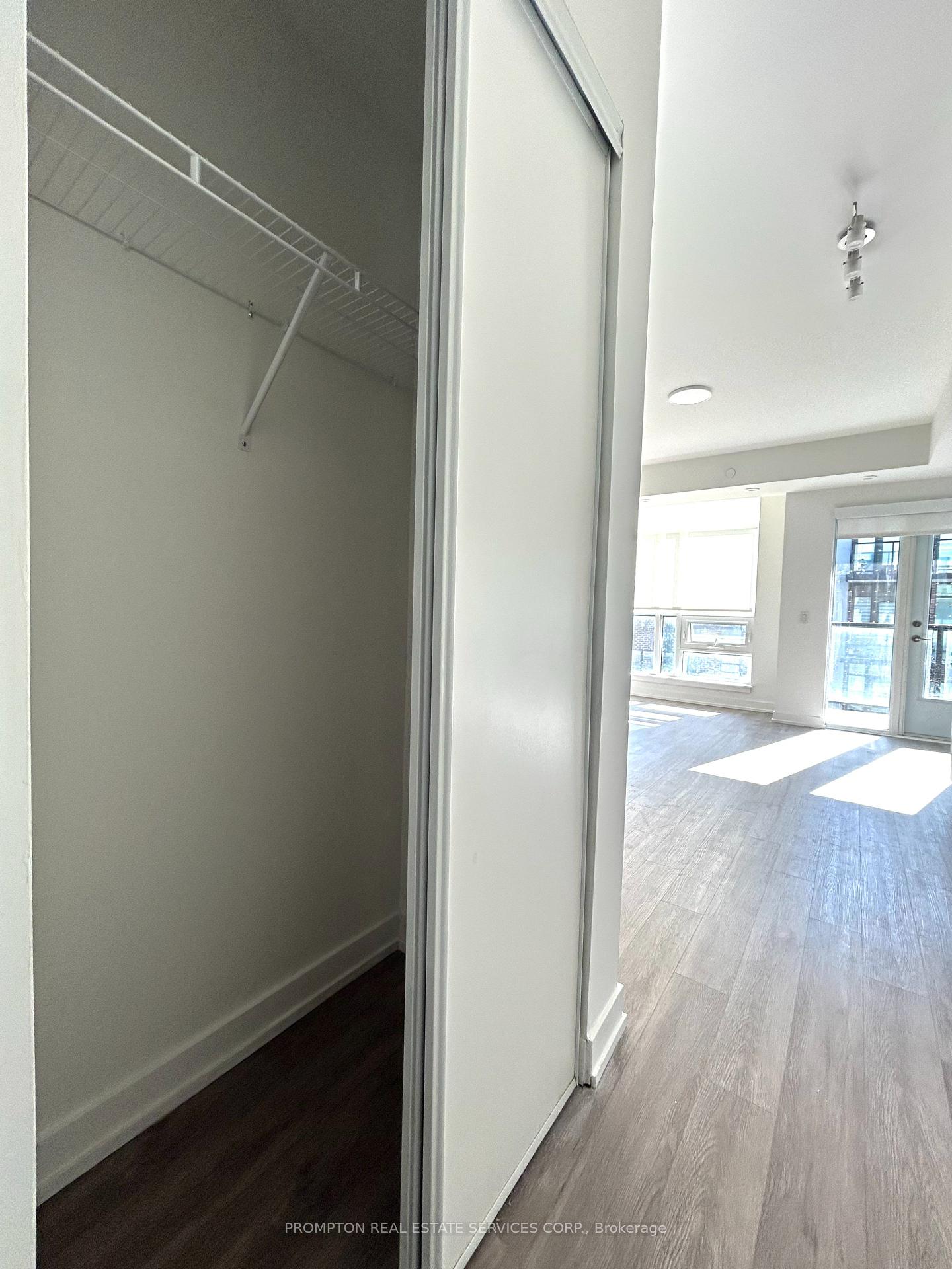 871 Sheppard Avenue W 41, Toronto C06 — photo 5 of 5