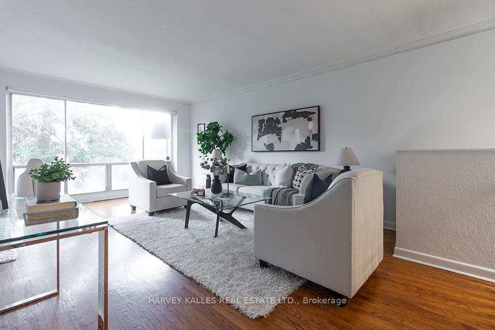 135 Combe Avenue, Toronto C06 — photo 3 of 5