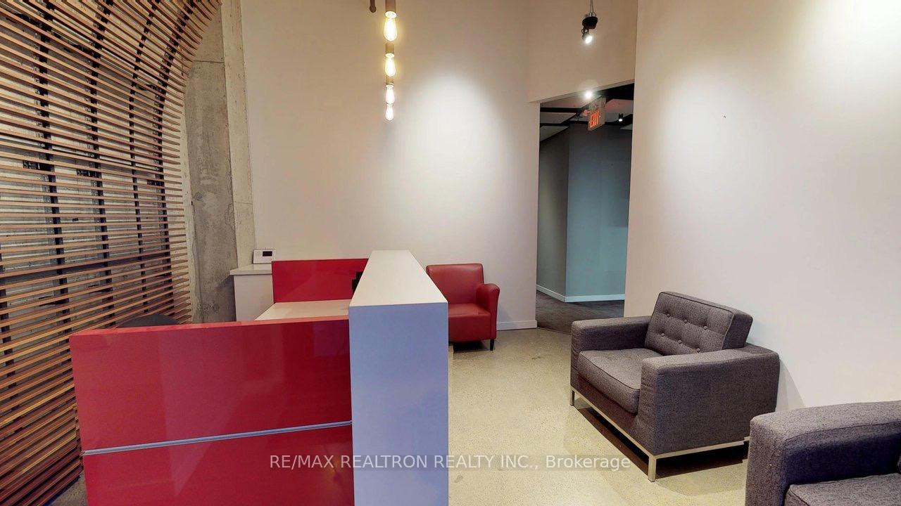 758 Sheppard Avenue W, Toronto C06 — photo 2 of 5