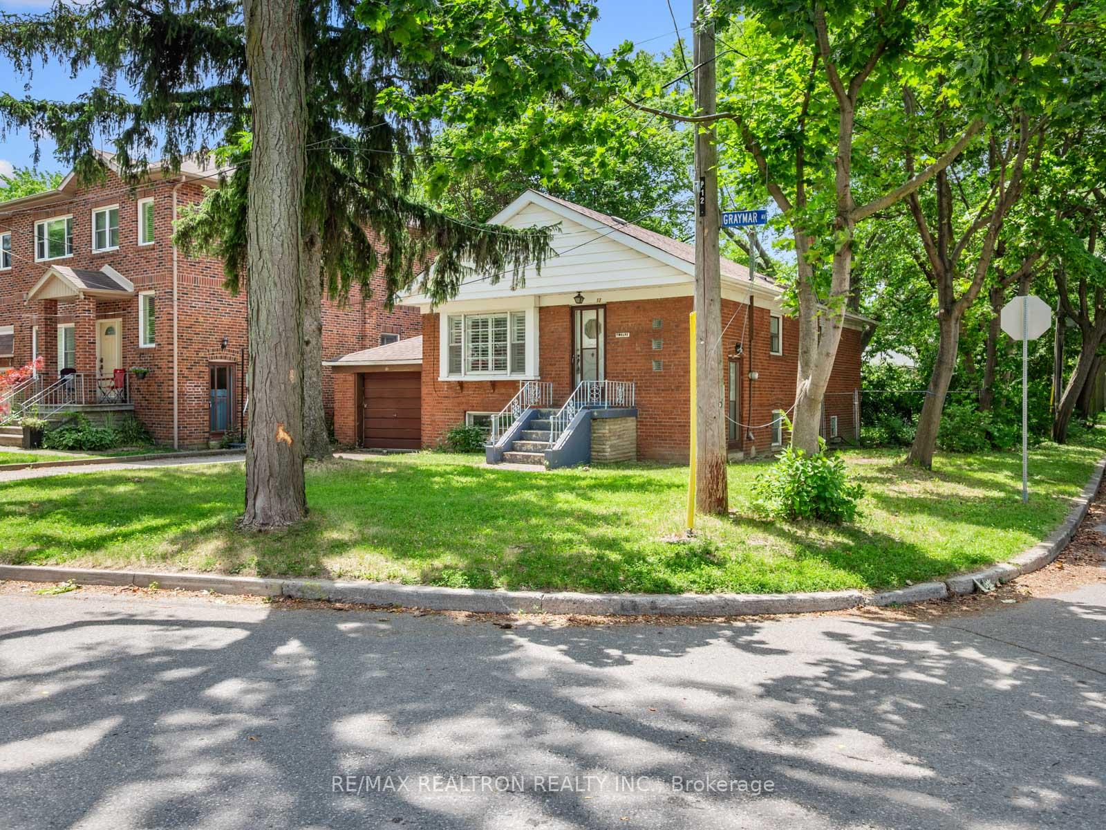 12 Graymar Avenue, Toronto C06 — photo 3 of 5