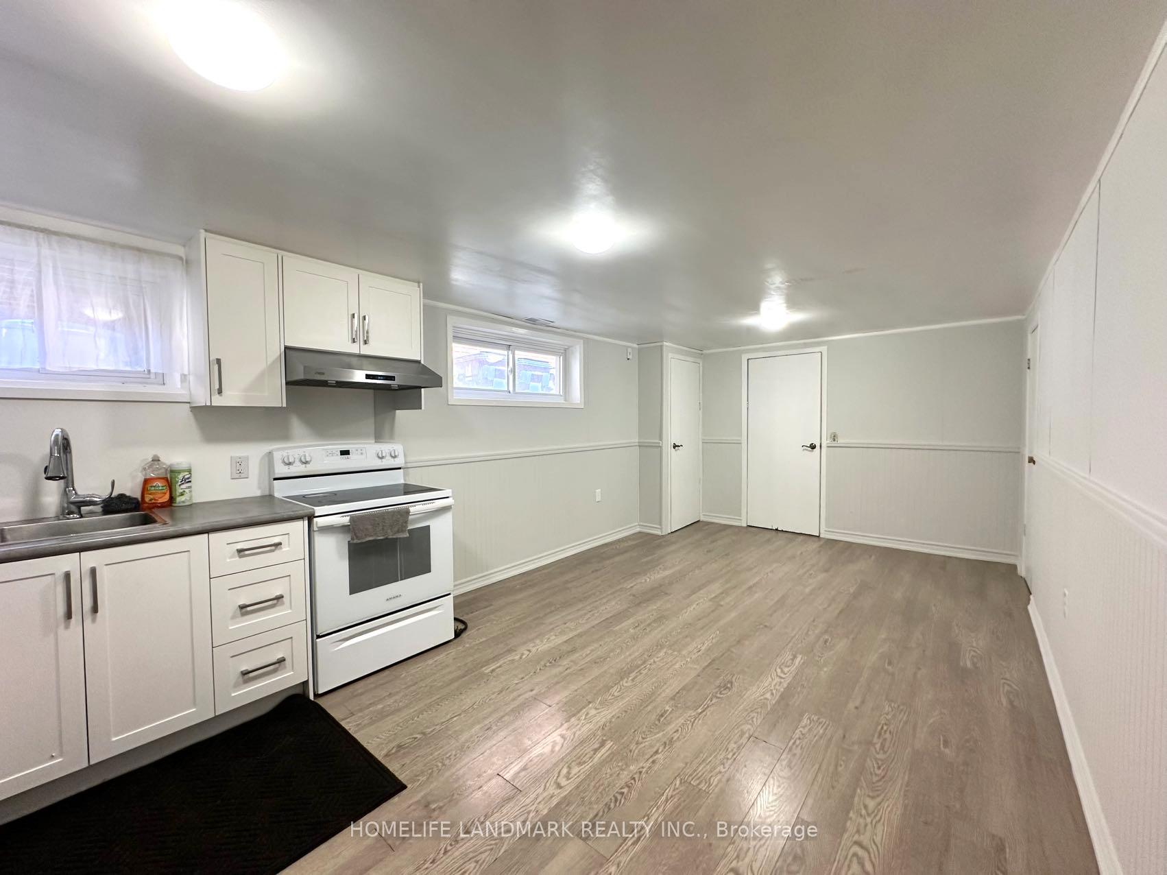 48 Shaftesbury Street Lower, Toronto, ON M3H 5L8 — Toronto C06, Ontario