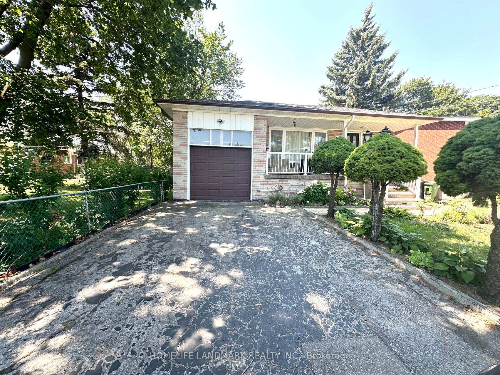 48 Shaftesbury Street Lower, Toronto C06 — photo 2 of 5