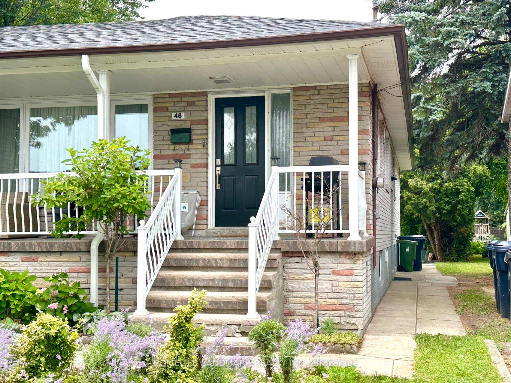 48 Shaftesbury Street Lower, Toronto C06 — photo 4 of 5