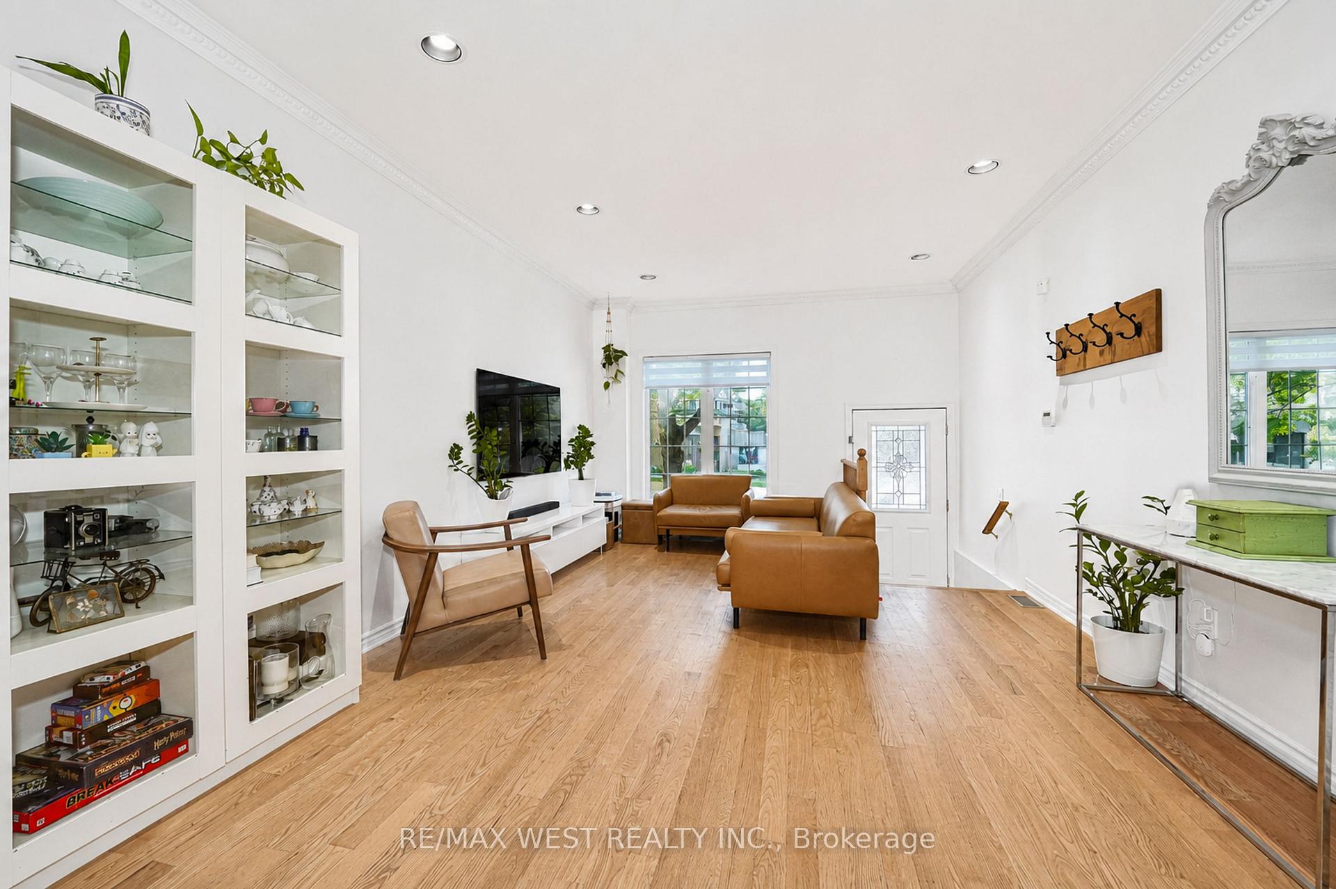 757 Sheppard Avenue W 11, Toronto C06 — photo 3 of 5