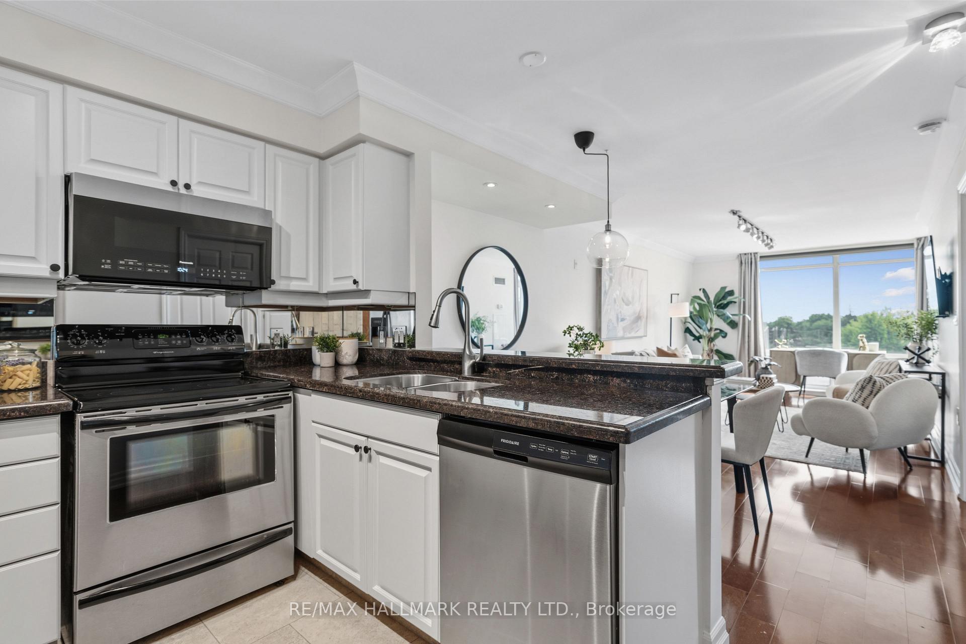3840 Bathurst Street 511, Toronto C06 — photo 5 of 5