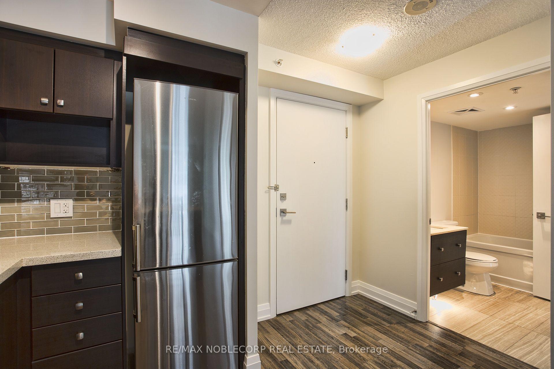 565 Wilson Avenue 319W, Toronto C06 — photo 4 of 5
