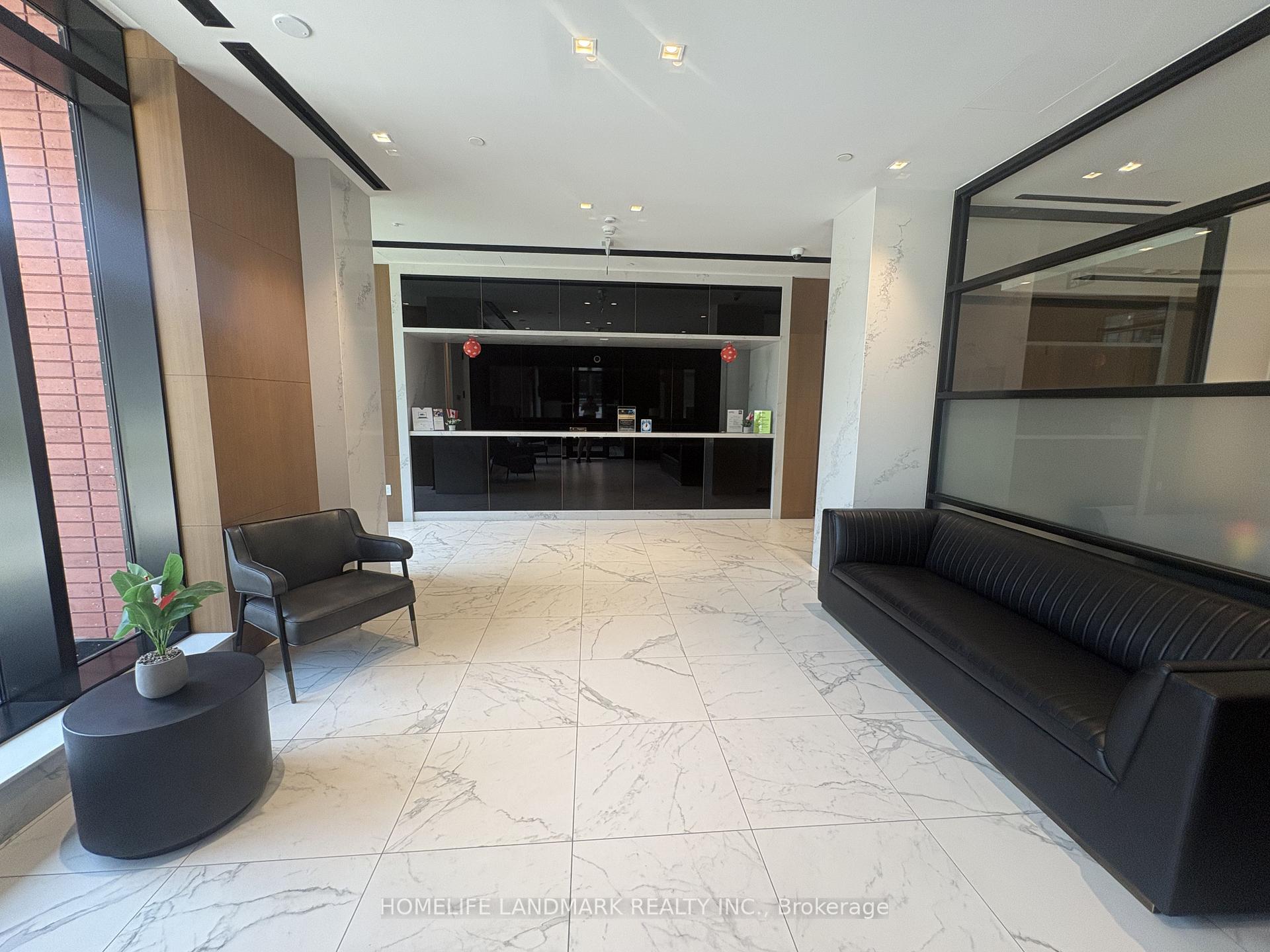 8 TIPPETT Road 626, Toronto C06 — photo 2 of 5