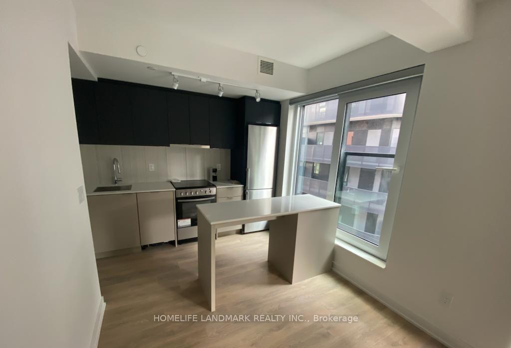 8 TIPPETT Road 626, Toronto C06 — photo 5 of 5