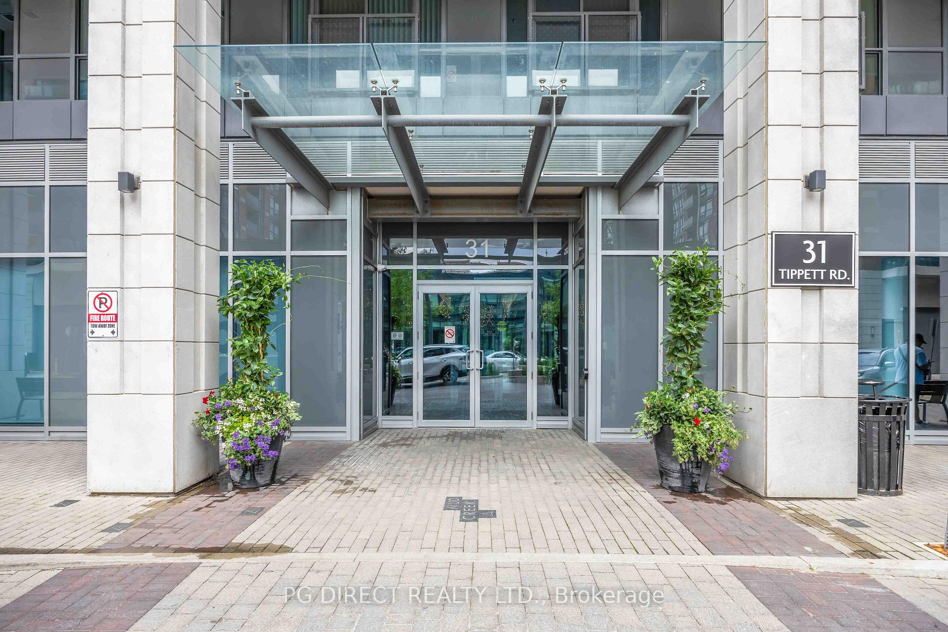 31 Tippett Road 363, Toronto C06 — photo 2 of 5