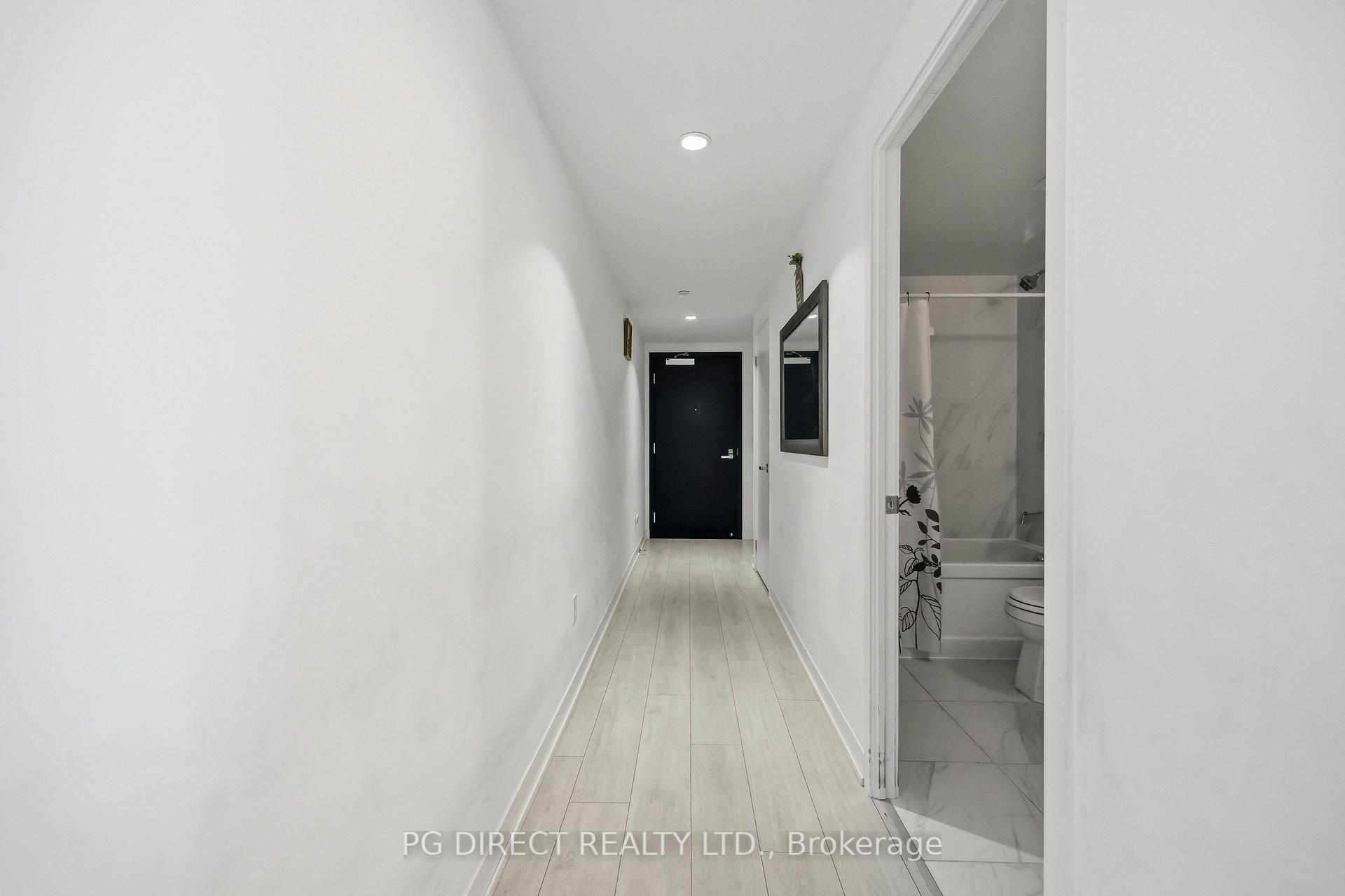 31 Tippett Road 363, Toronto C06 — photo 5 of 5