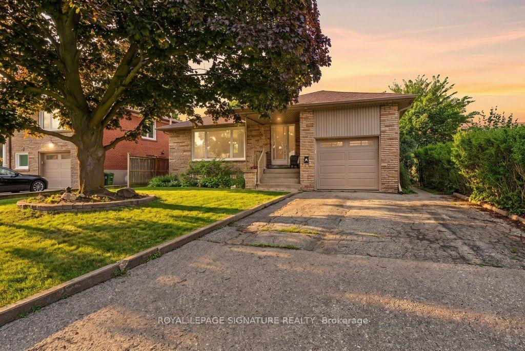 34 Clifton Avenue, Toronto, ON M3H 4L1 — Toronto C06, Ontario