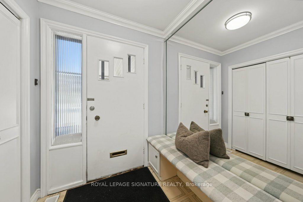 34 Clifton Avenue, Toronto C06 — photo 3 of 5