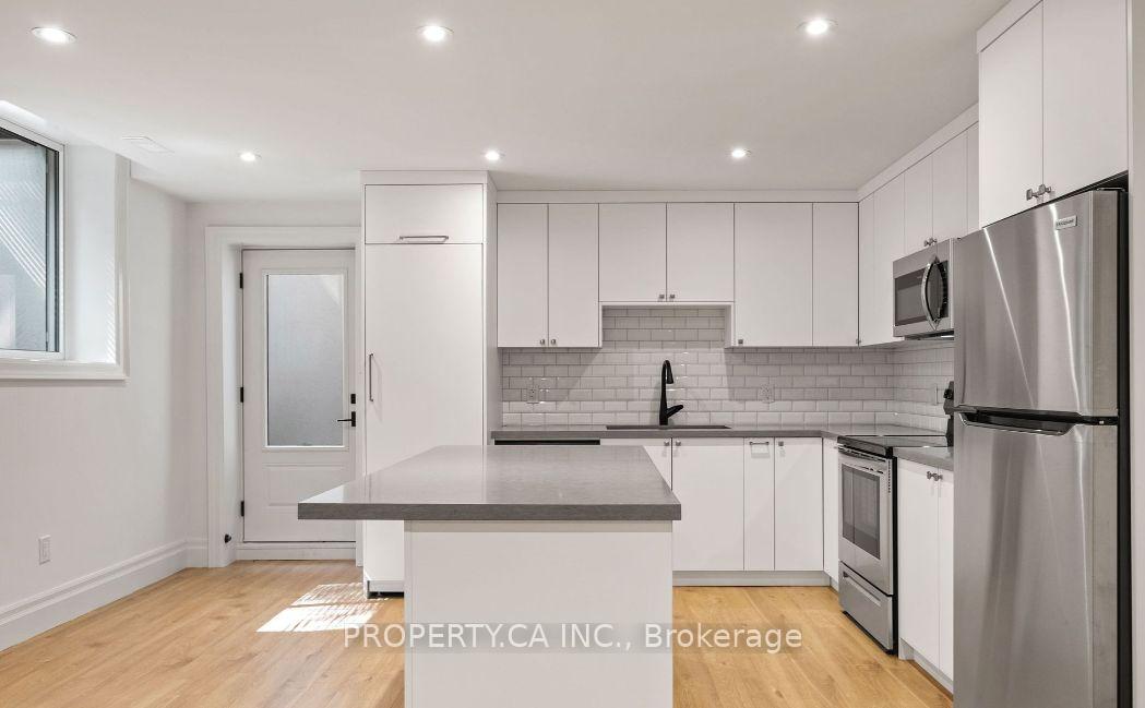 119 Invermay Avenue, Toronto C06 — photo 5 of 5