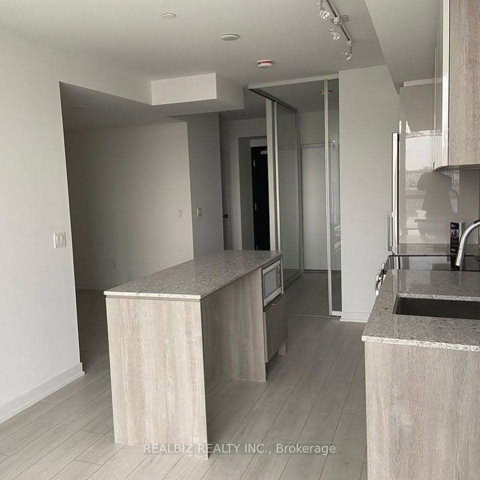 31 Tippett Road 651, Toronto C06 — photo 4 of 5