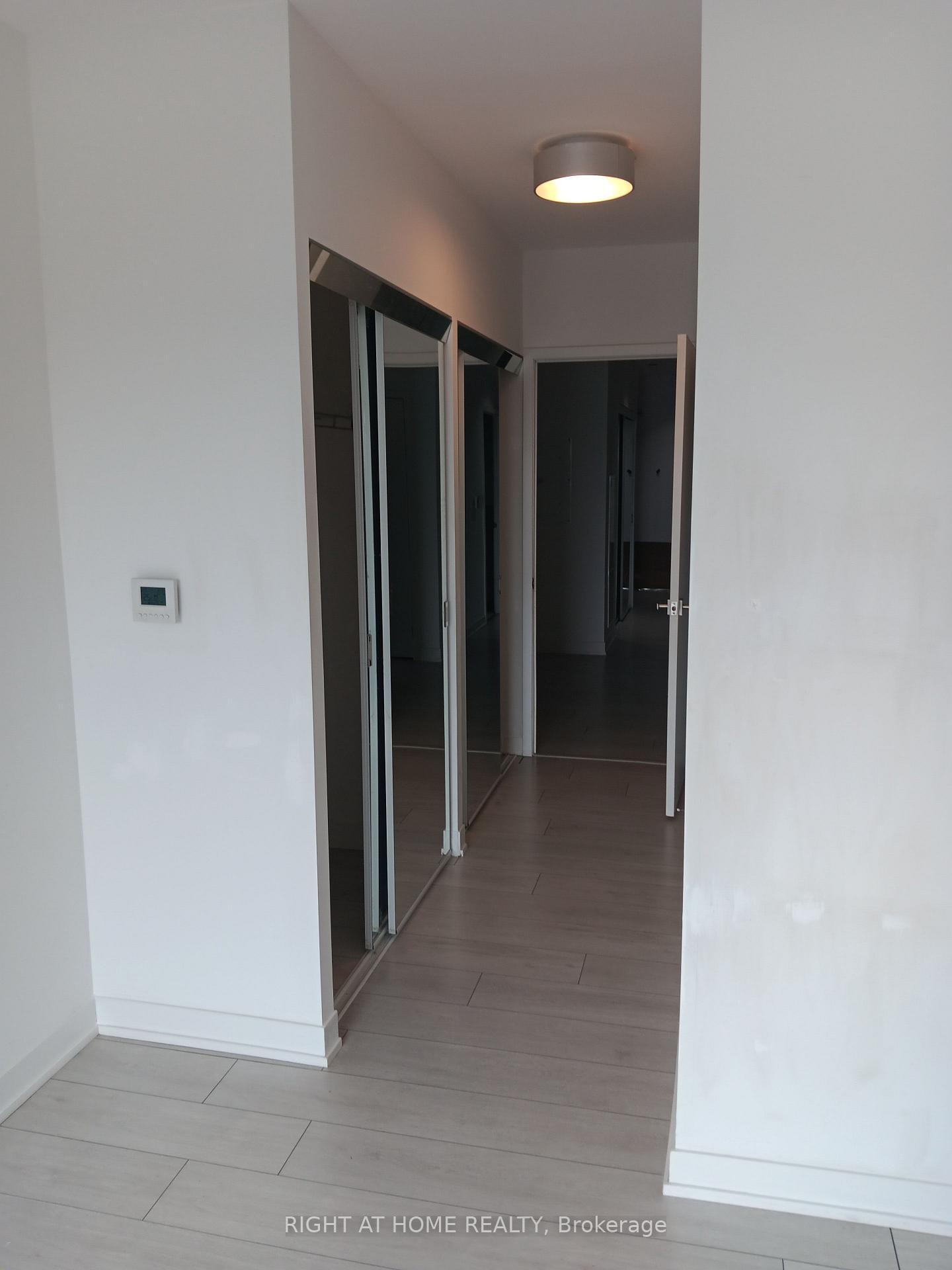 31 Tippett Road 619, Toronto C06 — photo 3 of 5