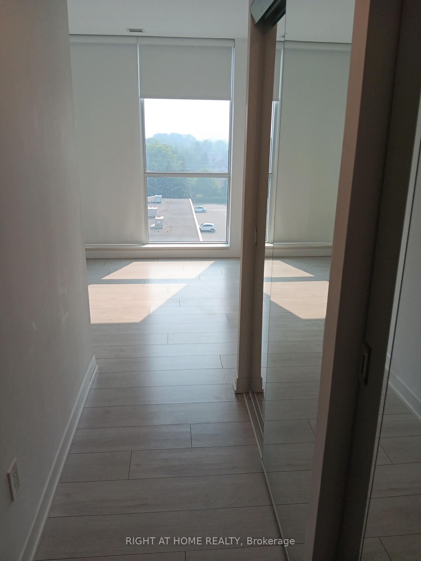 31 Tippett Road 619, Toronto C06 — photo 4 of 5