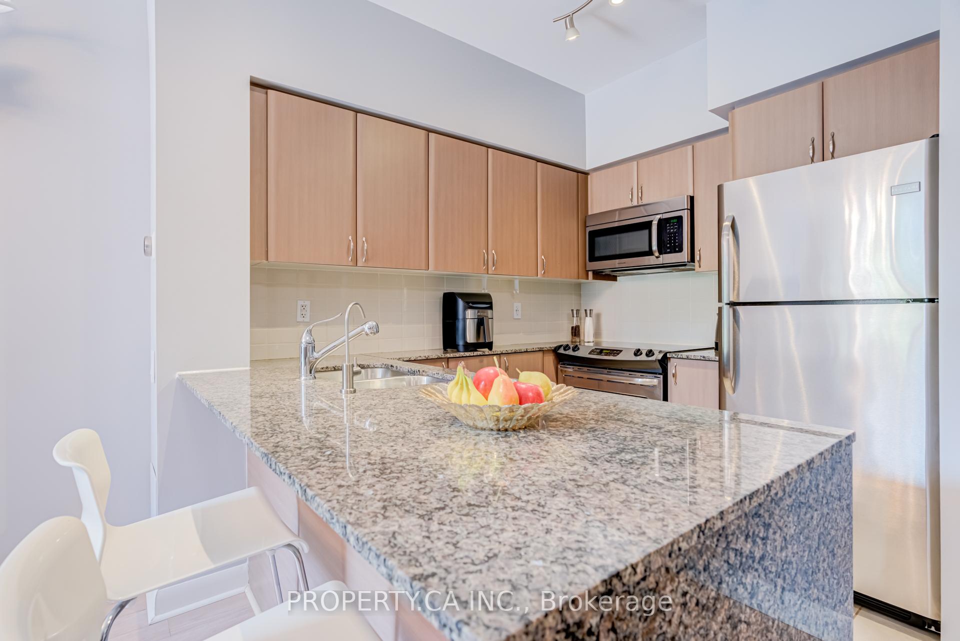 525 Wilson Avenue 118, Toronto C06 — photo 2 of 5