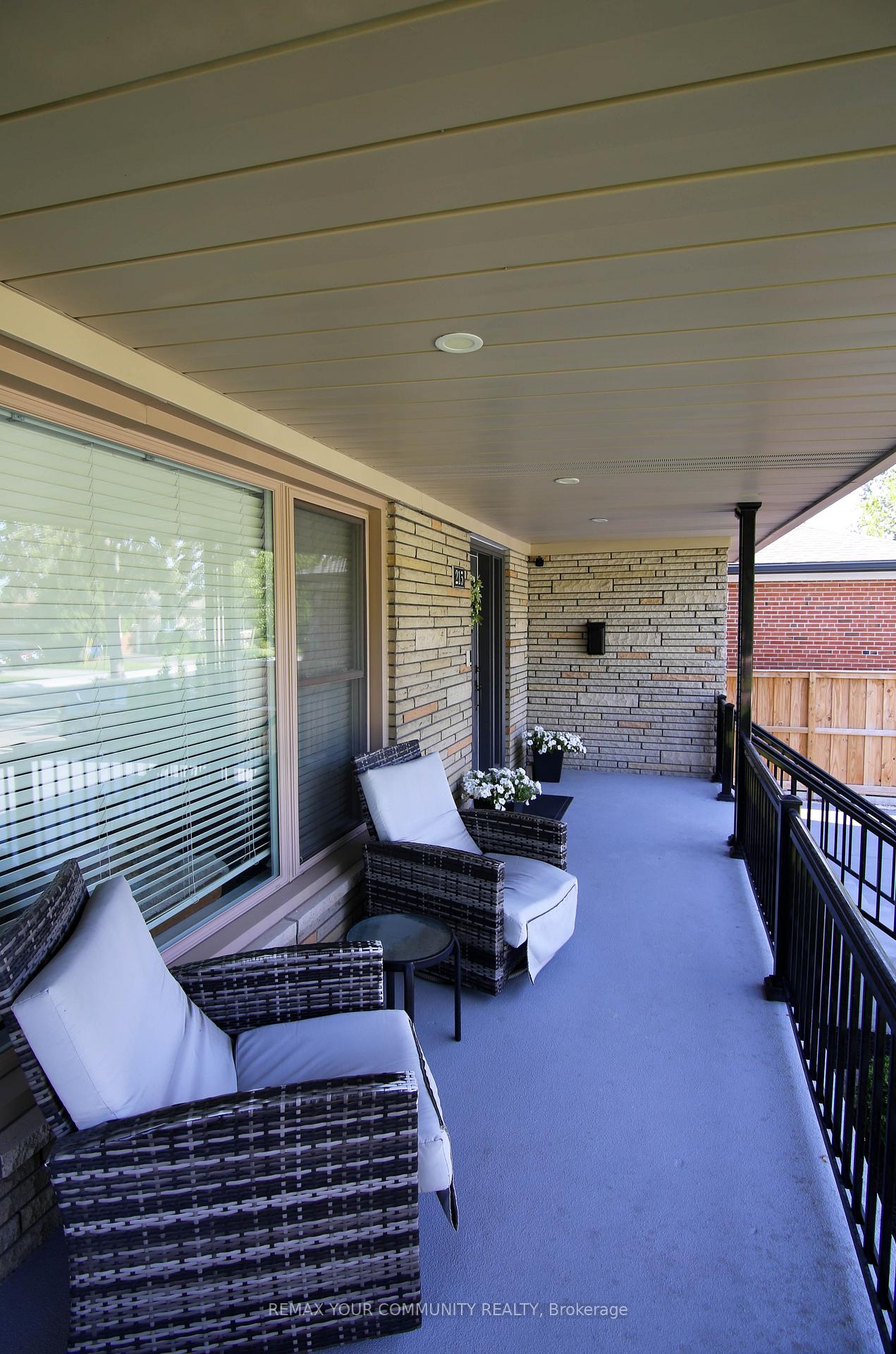 215 Honiton Street, Toronto C06 — photo 5 of 5
