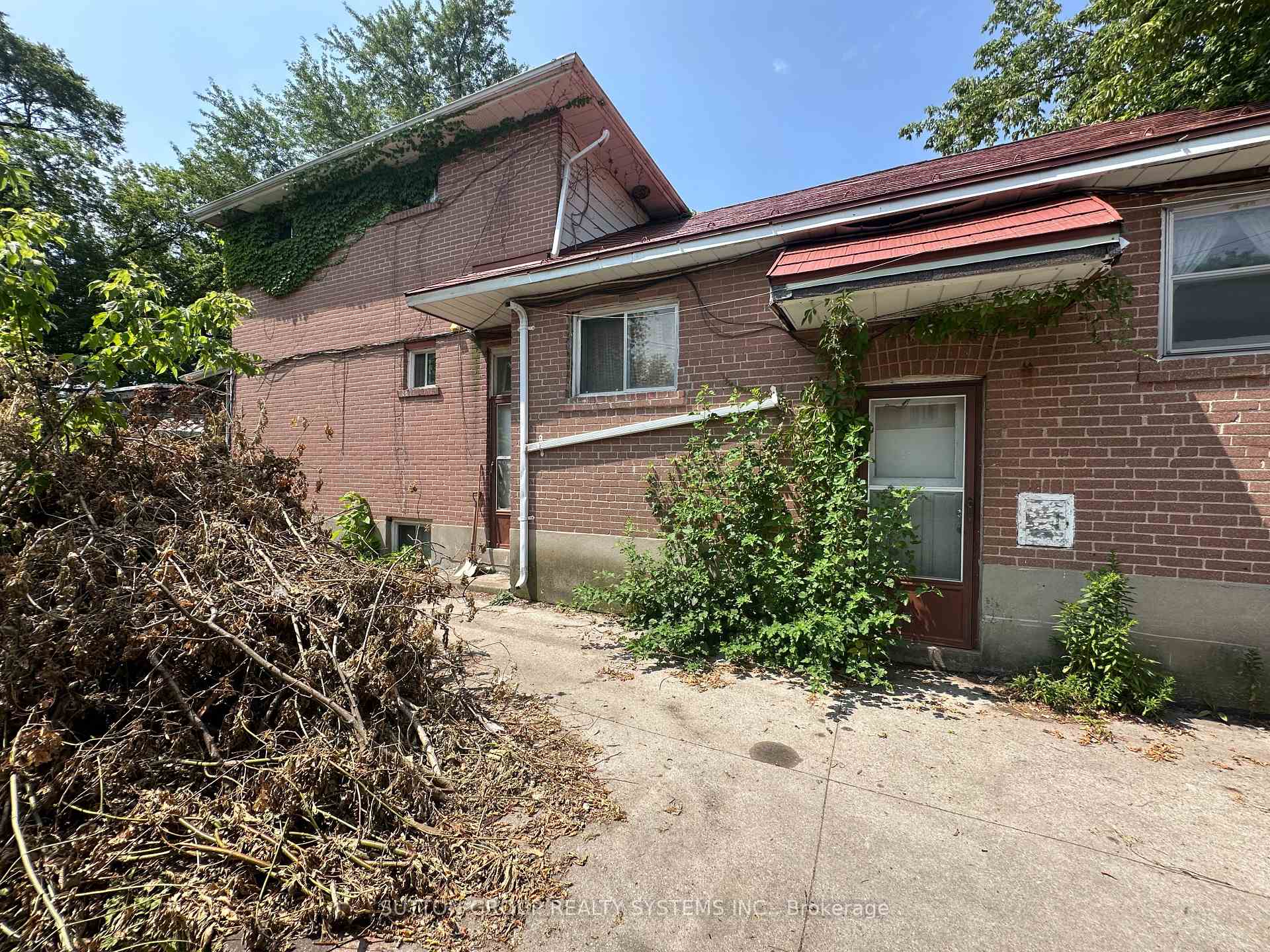 89 Reiner Road, Toronto C06 — photo 3 of 5