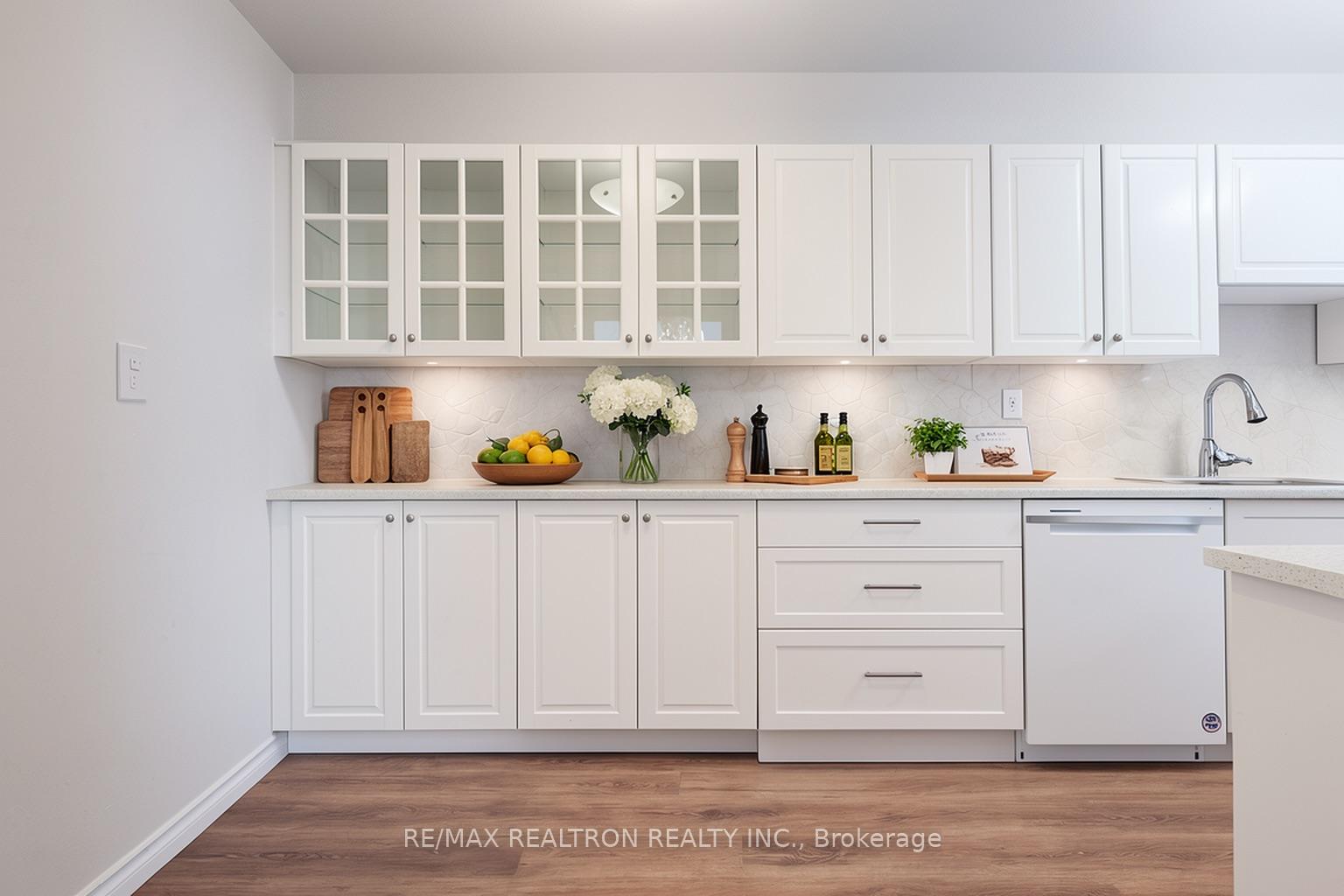100 Canyon Avenue 606, Toronto C06 — photo 4 of 5