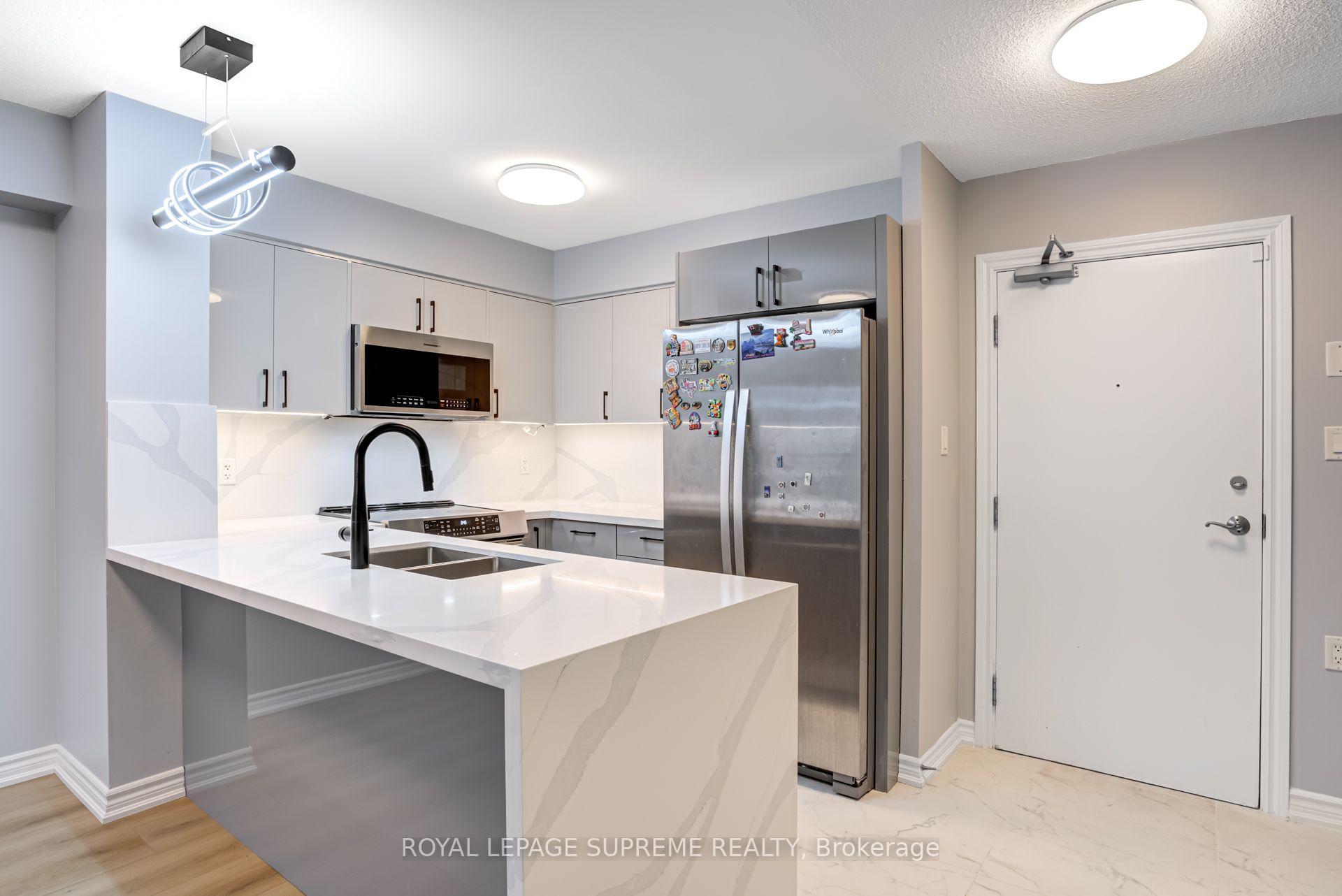 872 Sheppard Avenue W 301, Toronto C06 — photo 4 of 5