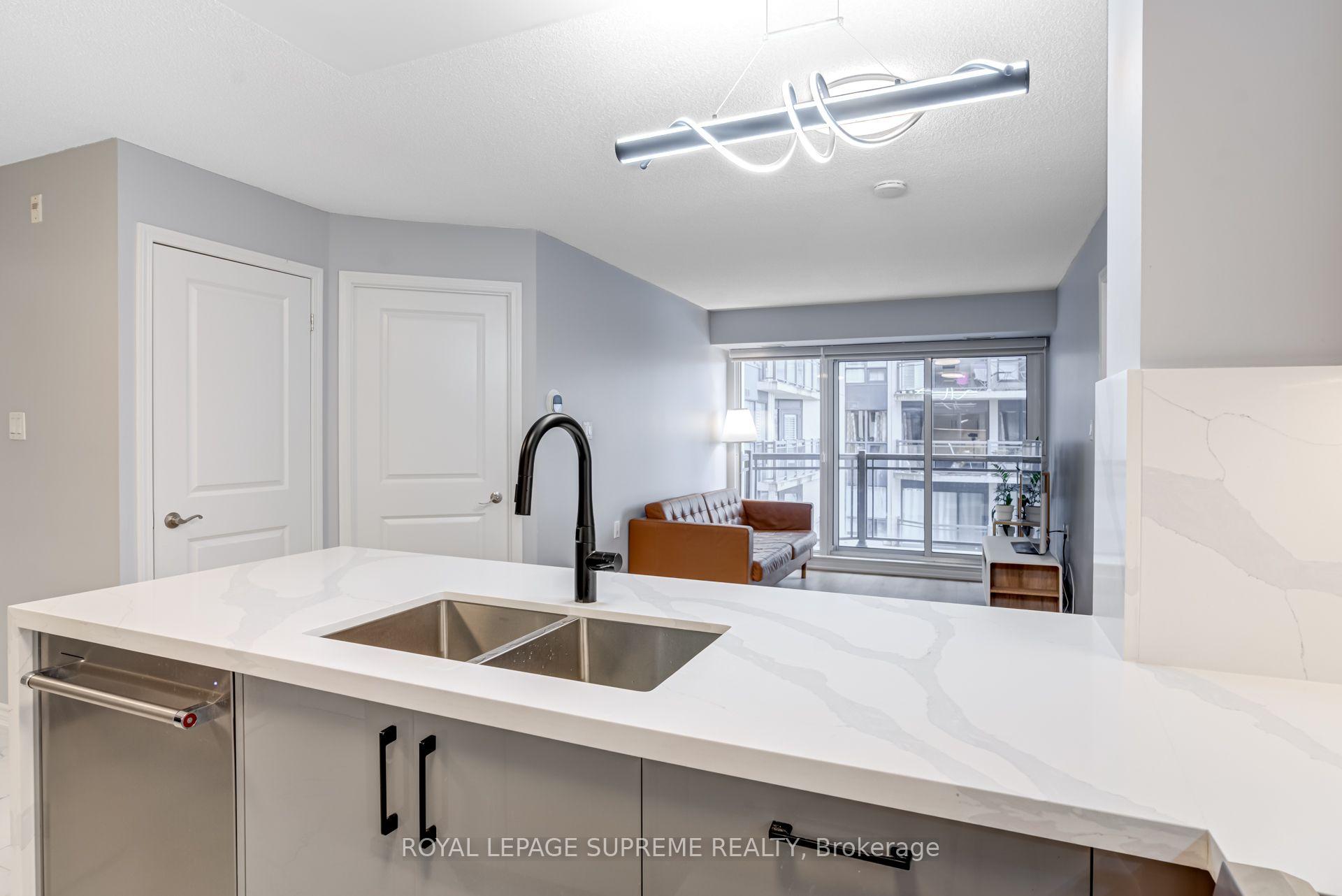 872 Sheppard Avenue W 301, Toronto C06 — photo 5 of 5