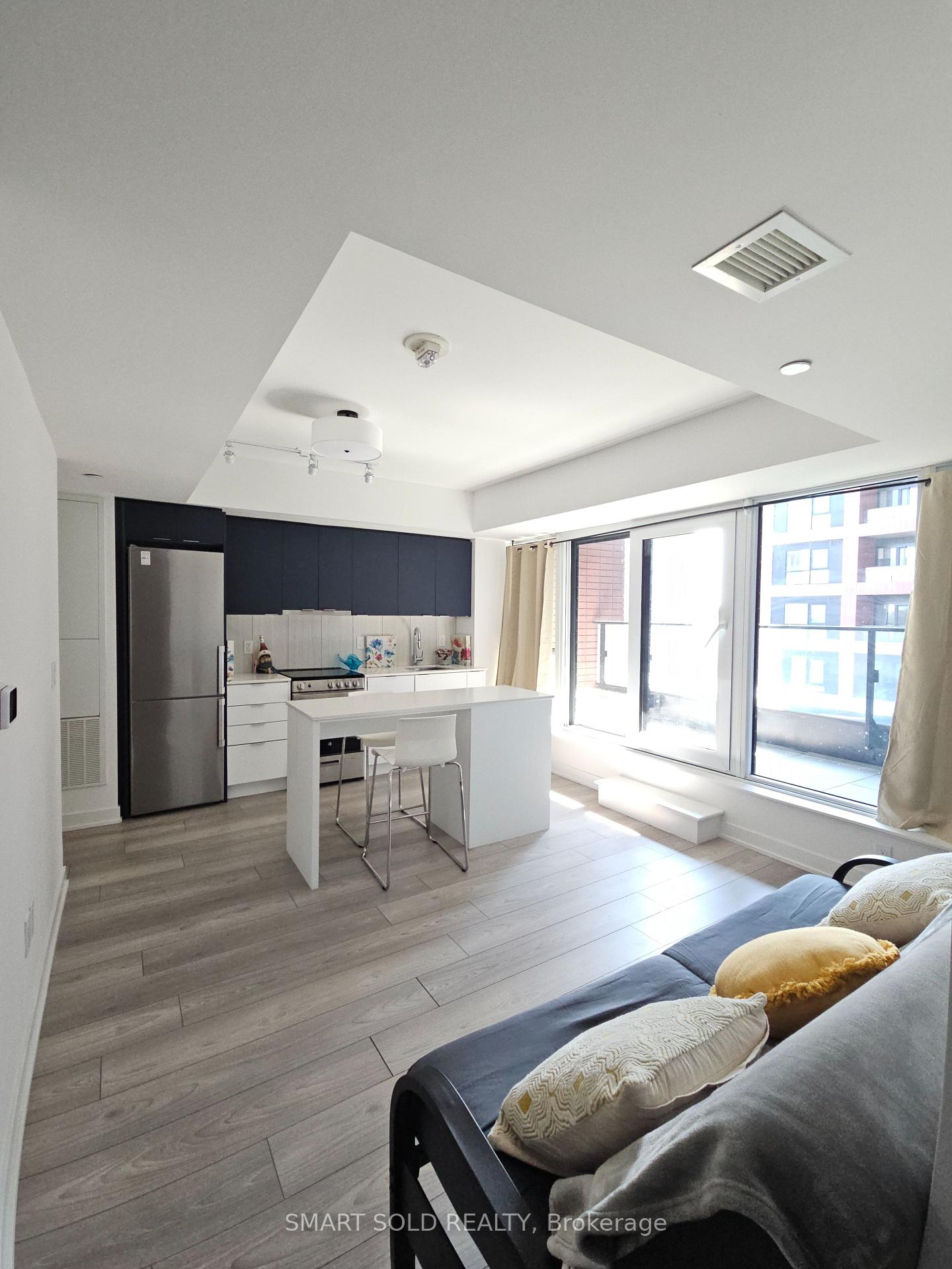 8 Tippett Road 312, Toronto C06 — photo 4 of 5