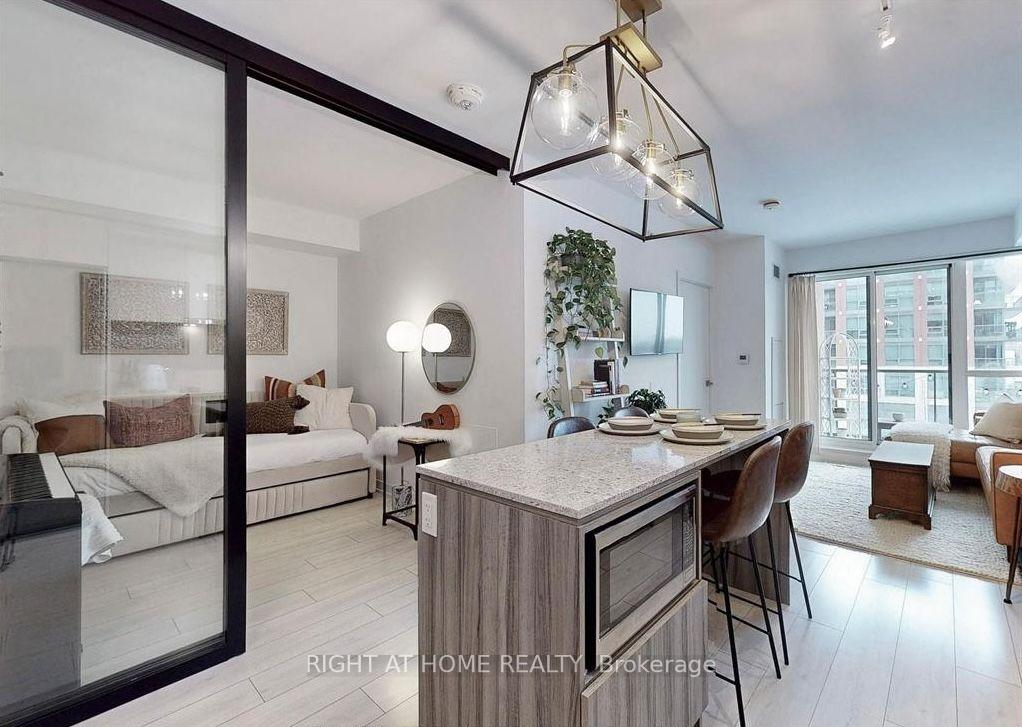 31 Tippett Road #362, Toronto C06 — photo 3 of 5